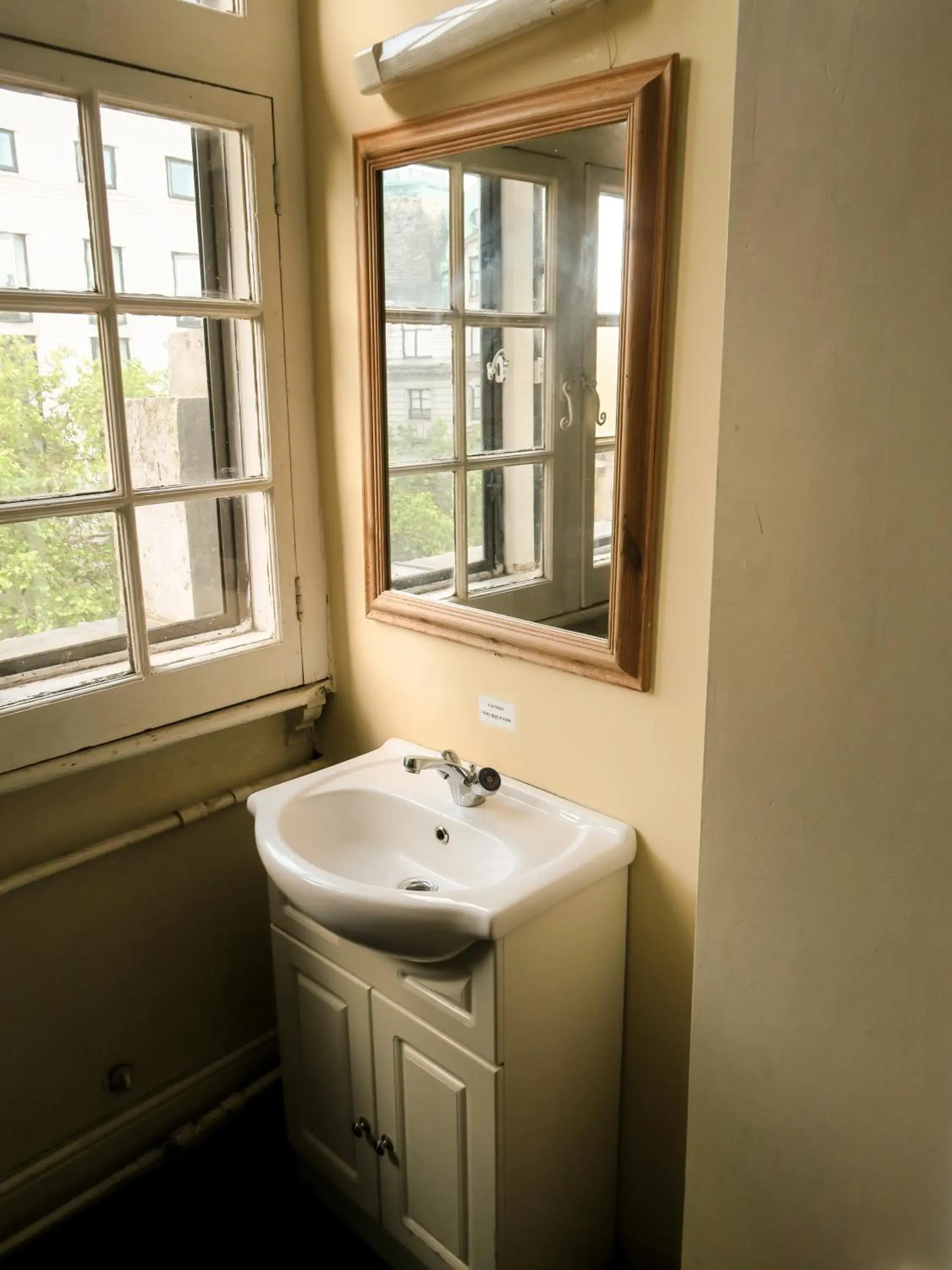 Bedroom, Bathroom in Hotel Strand Continental