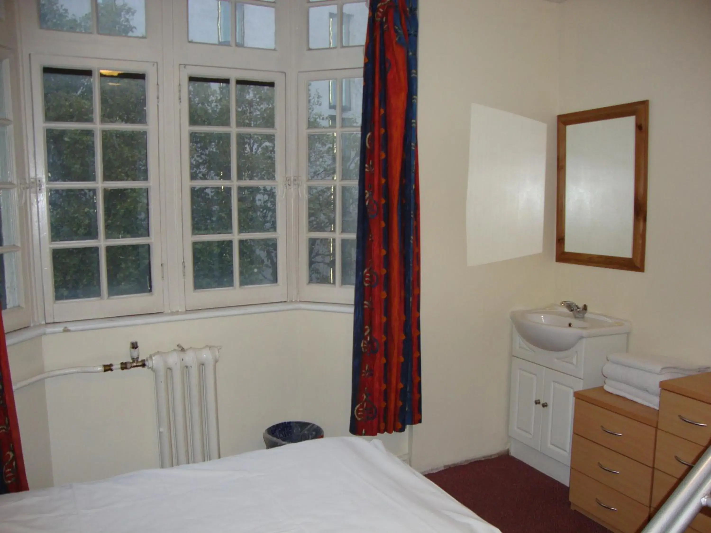 Photo of the whole room, Bed in Hotel Strand Continental