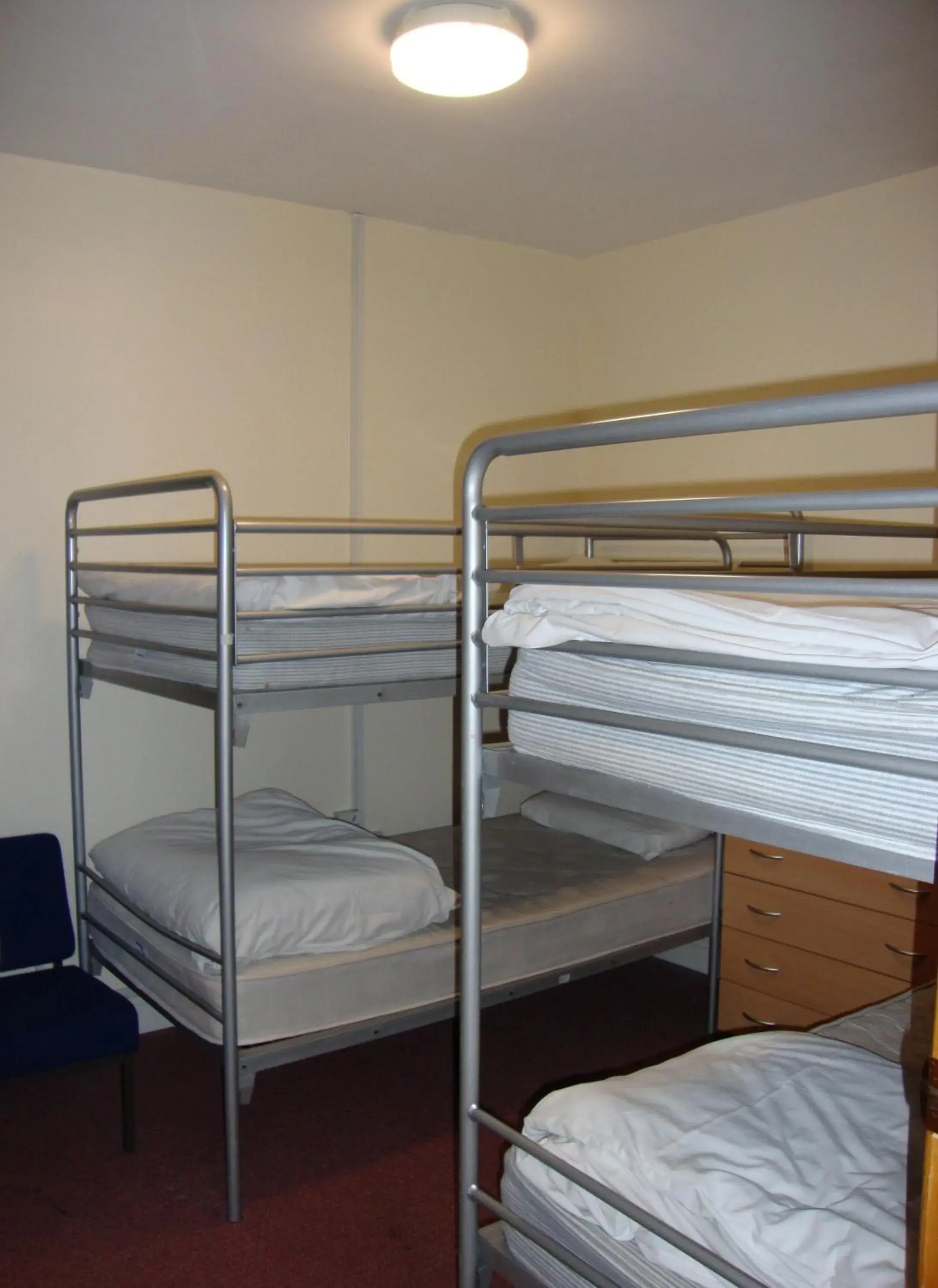 Bed, Bunk Bed in Hotel Strand Continental