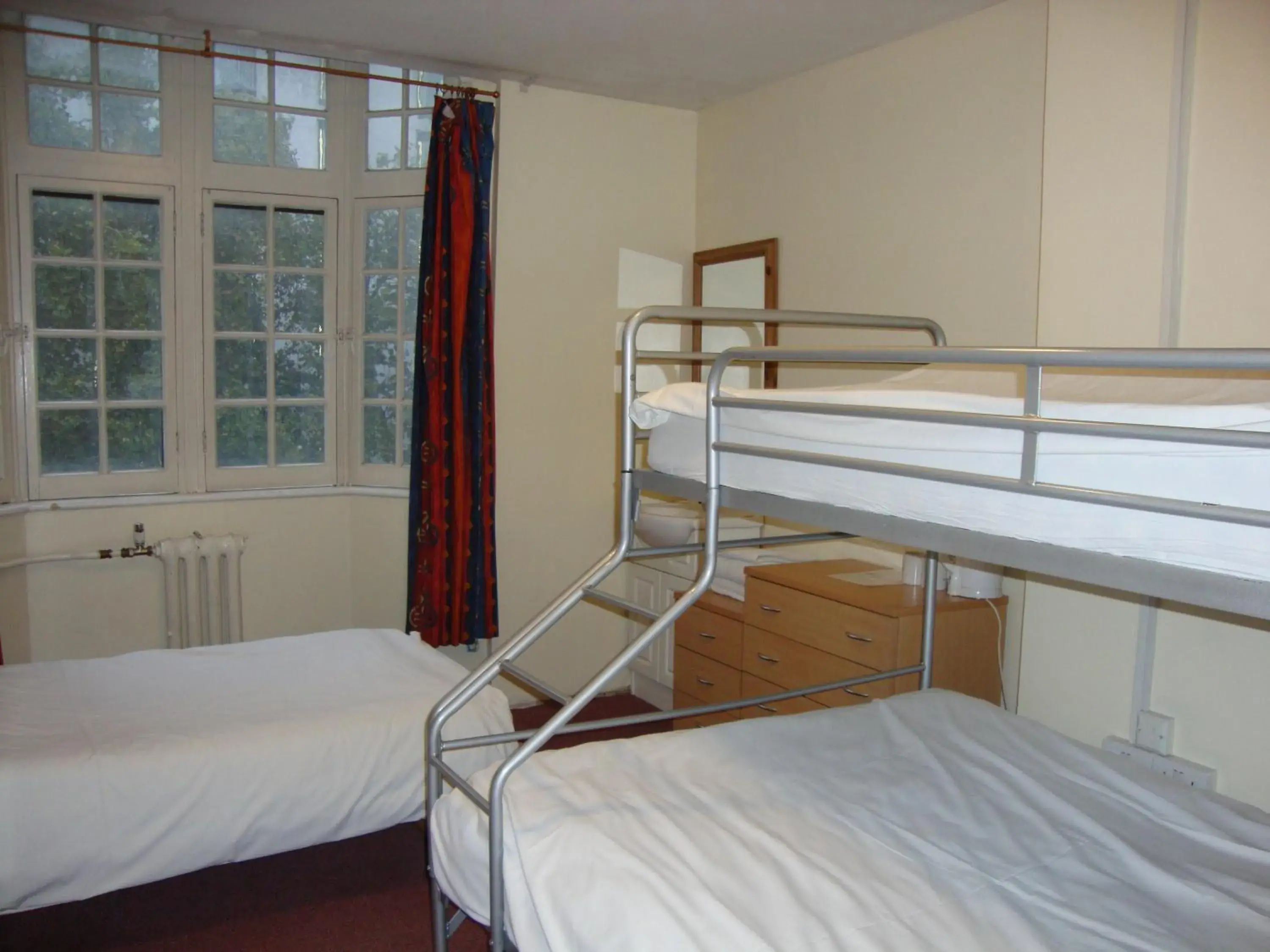 Photo of the whole room, Bunk Bed in Hotel Strand Continental