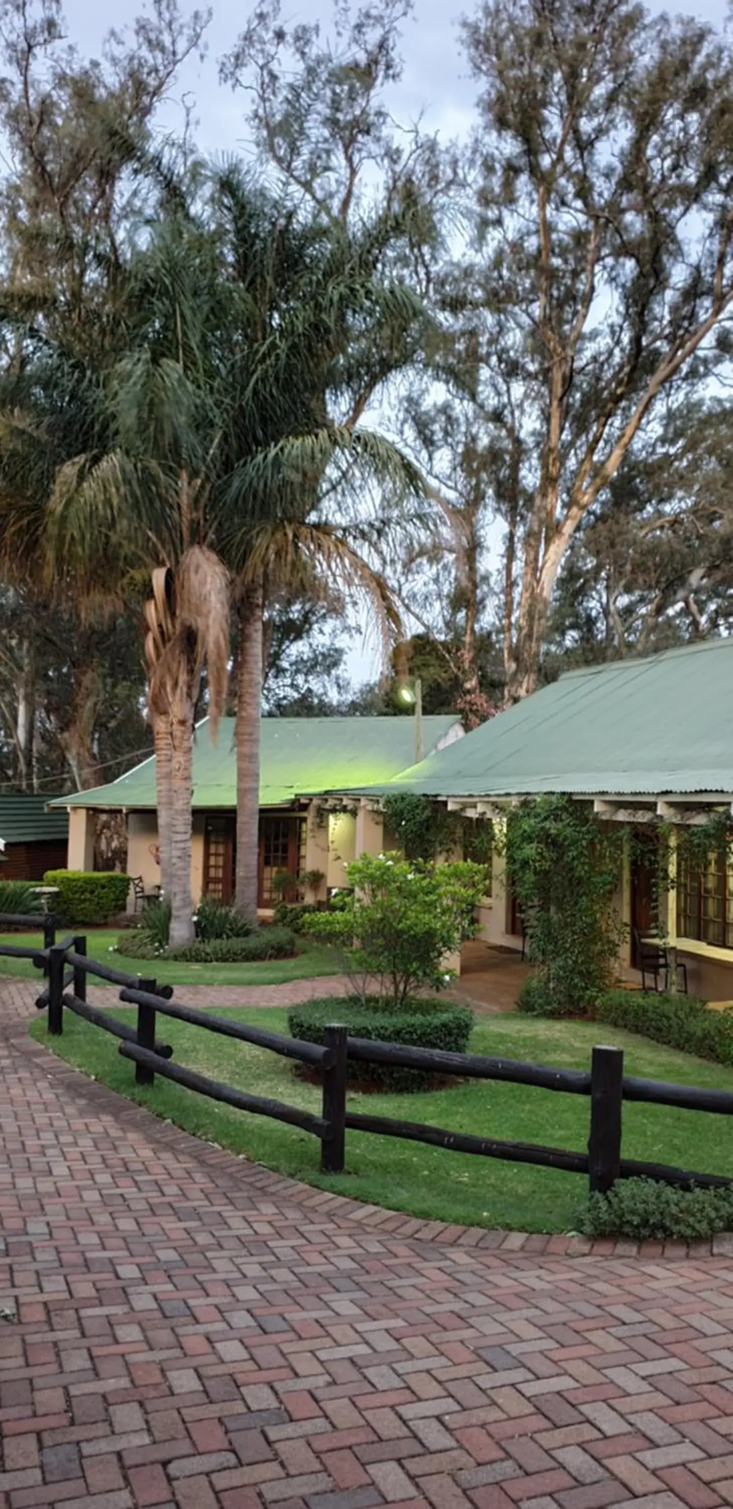 Twin Room in Haggards on Hilldrop Twin Room in Haggards on Hilldrop