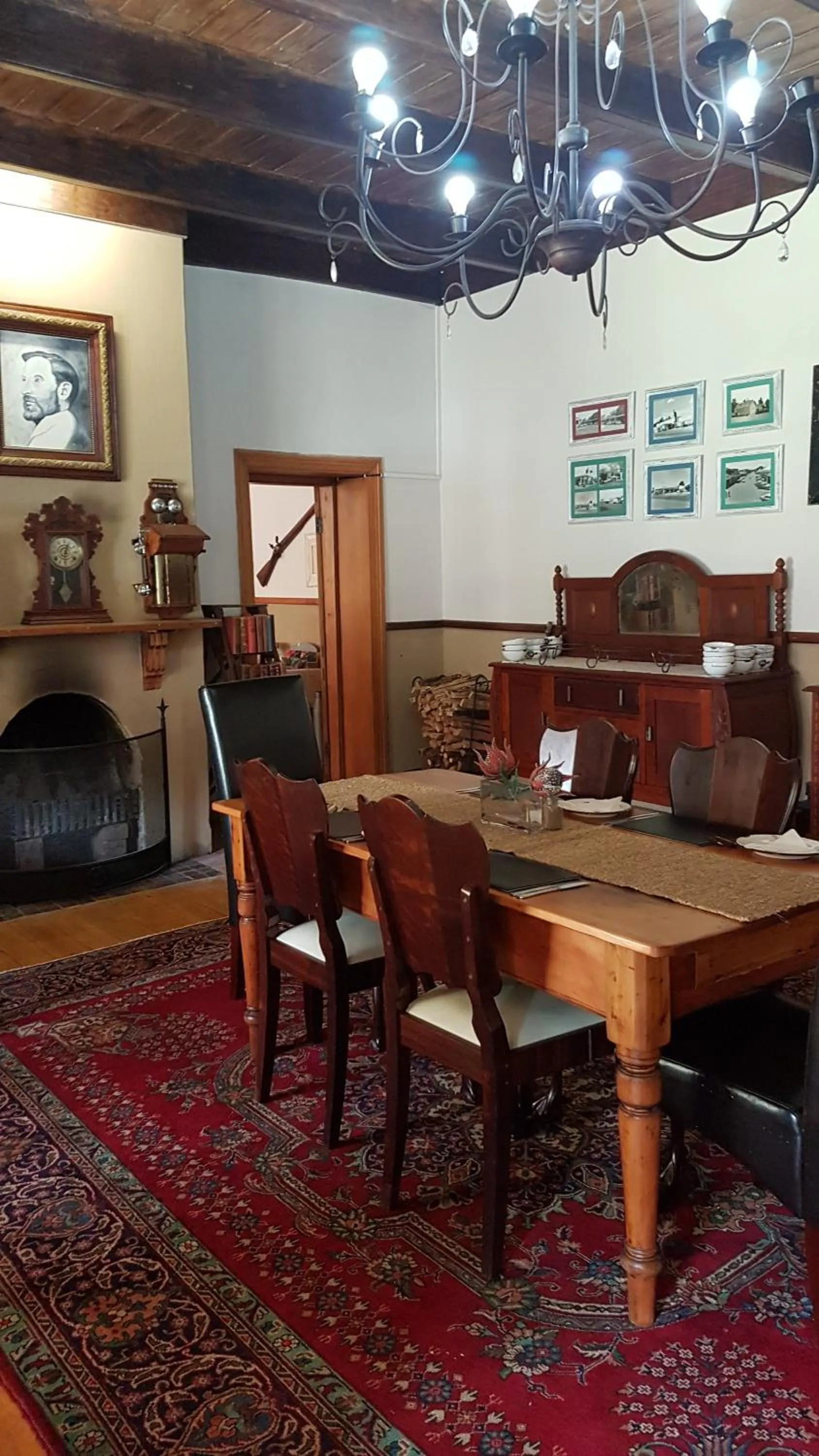 Restaurant/places to eat in Haggards on Hilldrop