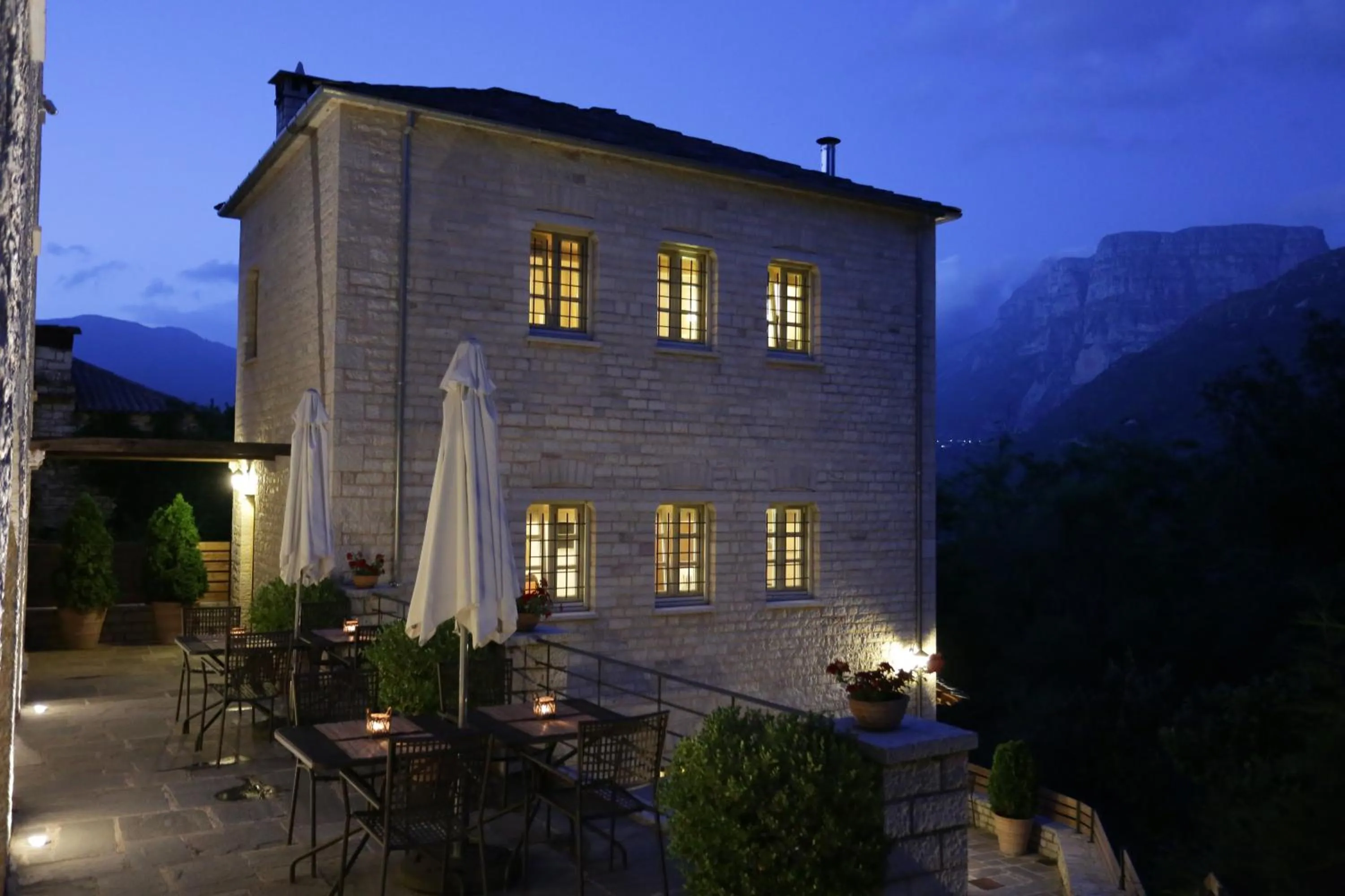 Property building in Gamila Rocks Mountain Hotel