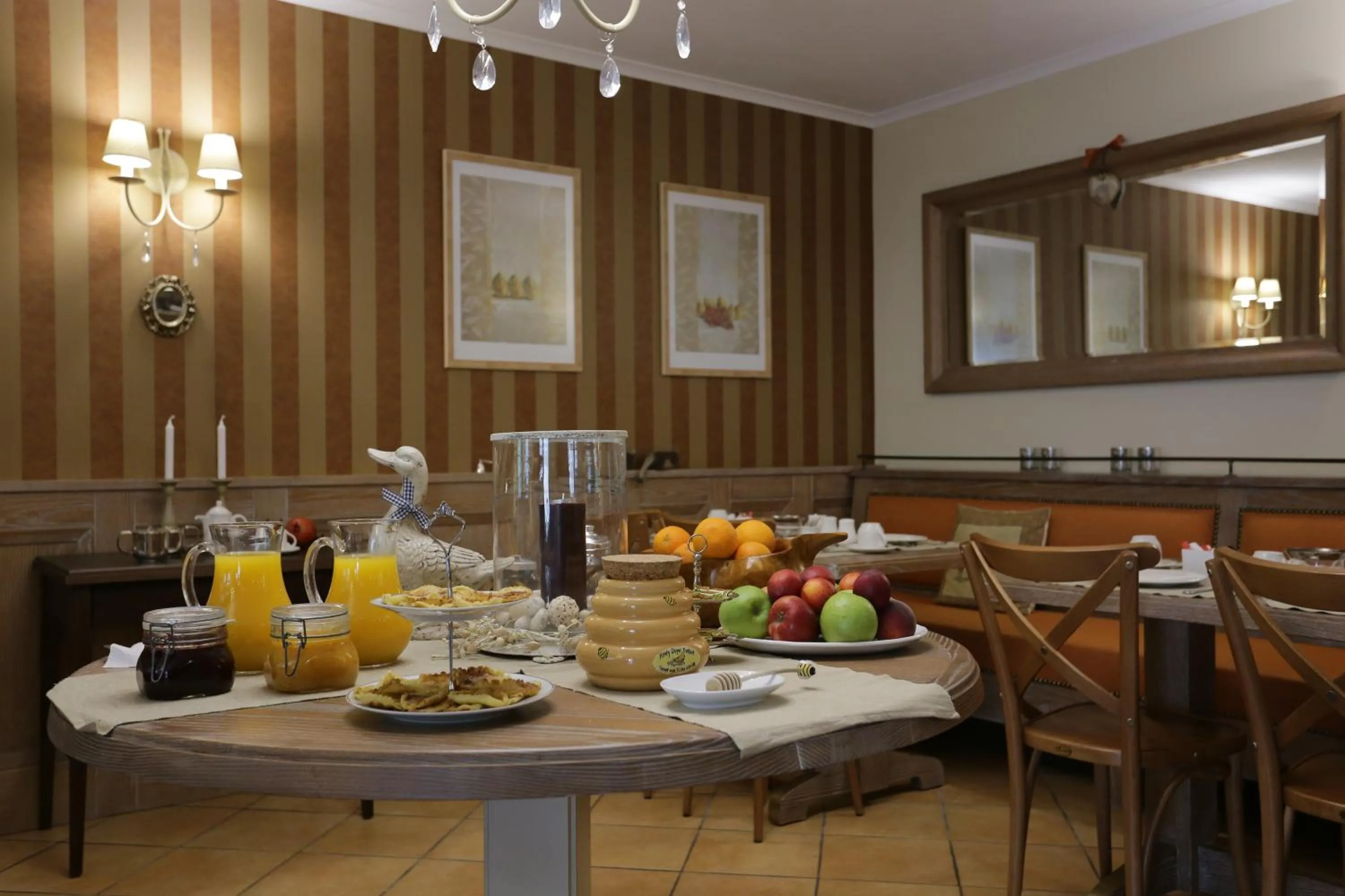 Restaurant/places to eat in Gamila Rocks Mountain Hotel
