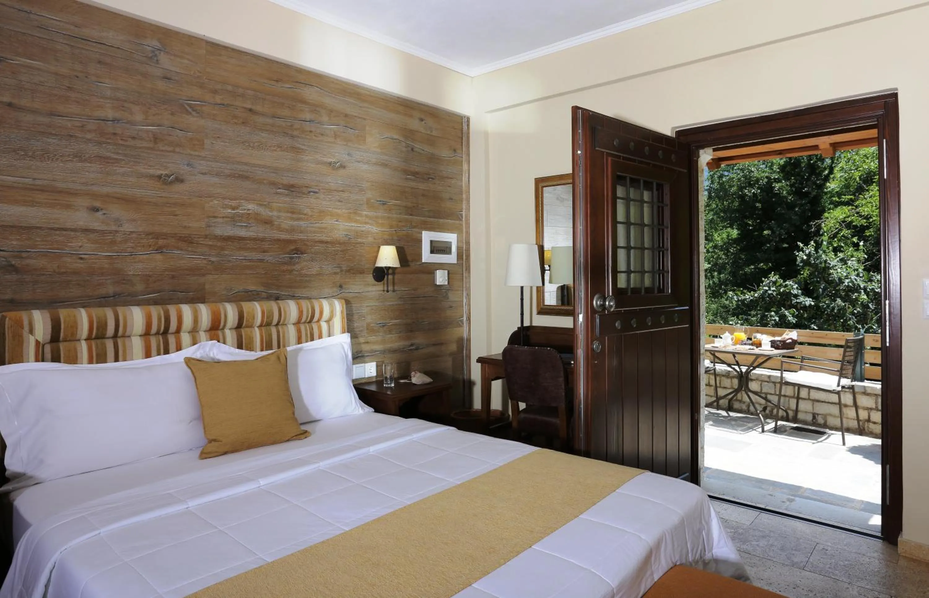Photo of the whole room, Bed in Gamila Rocks Mountain Hotel