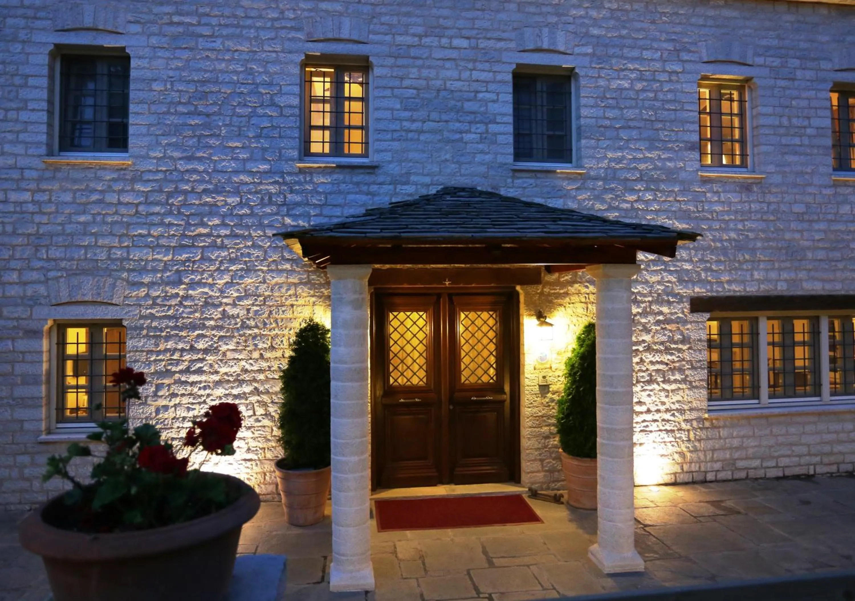 Facade/entrance in Gamila Rocks Mountain Hotel