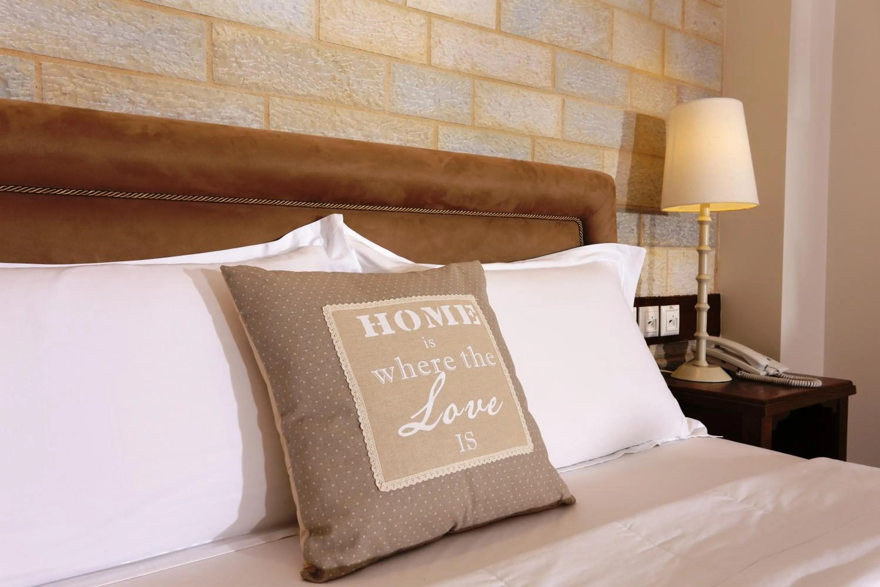 Decorative detail, Bed in Gamila Rocks Mountain Hotel