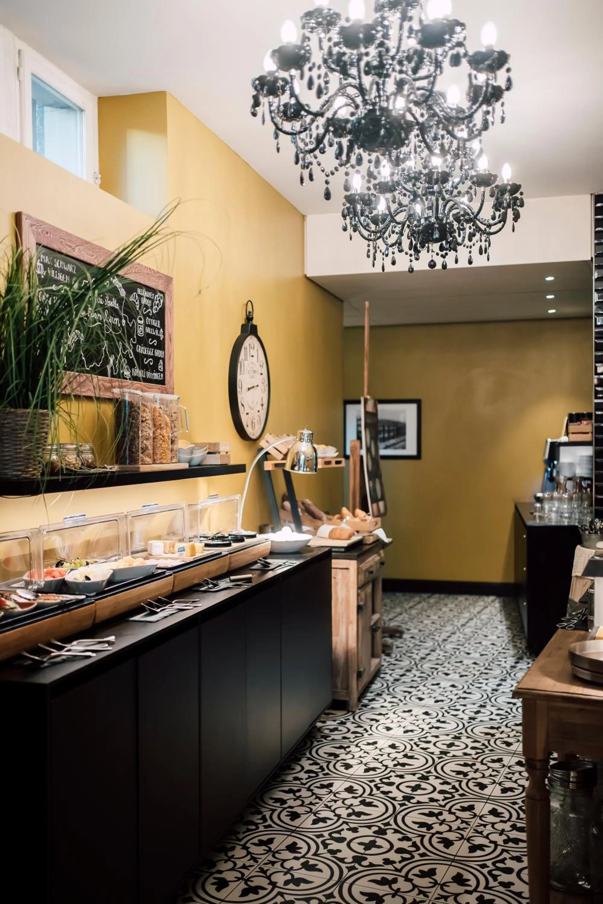 Restaurant/places to eat in Blue City Boutique Hotel