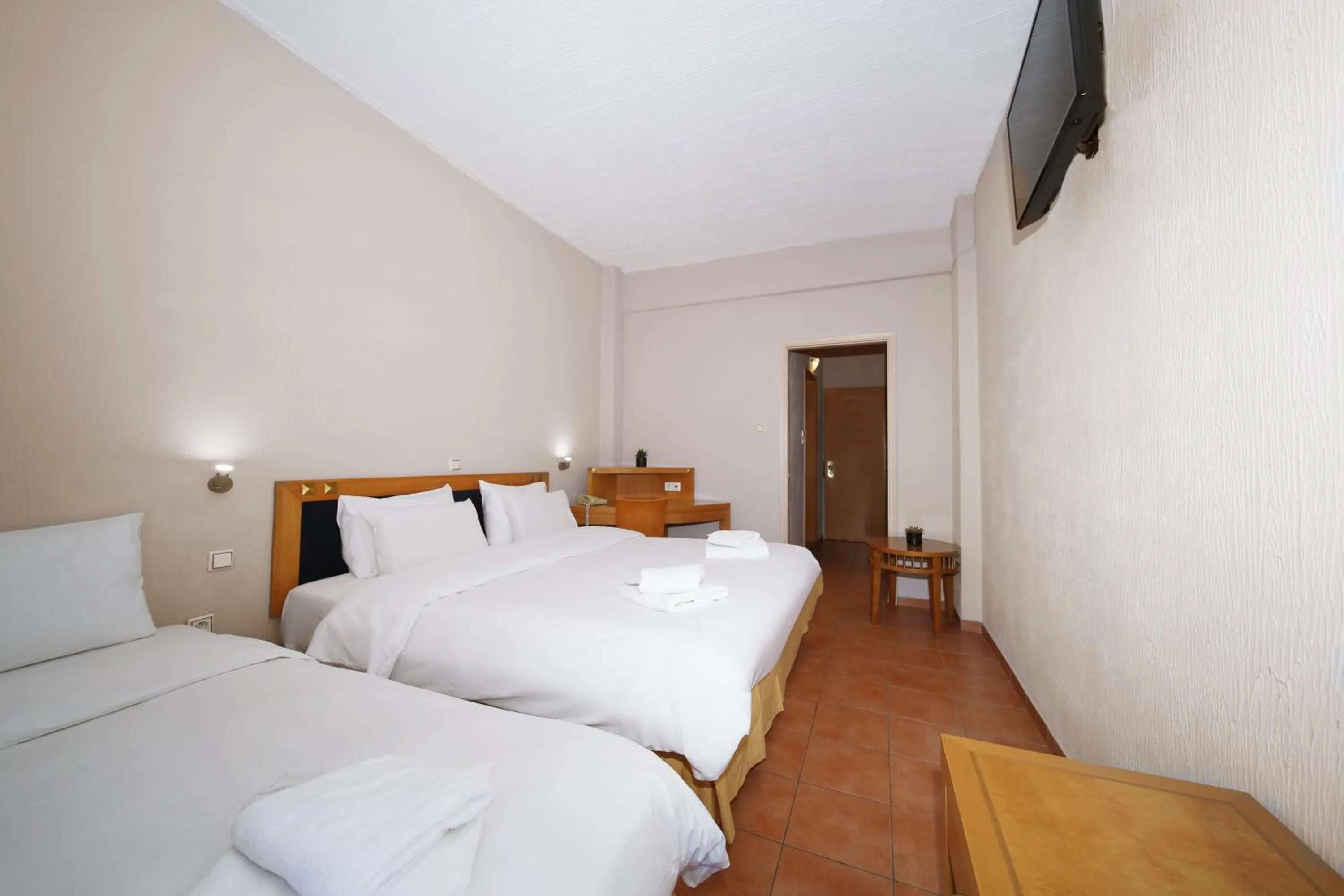 Property building, Bed in Hotel Lecadin