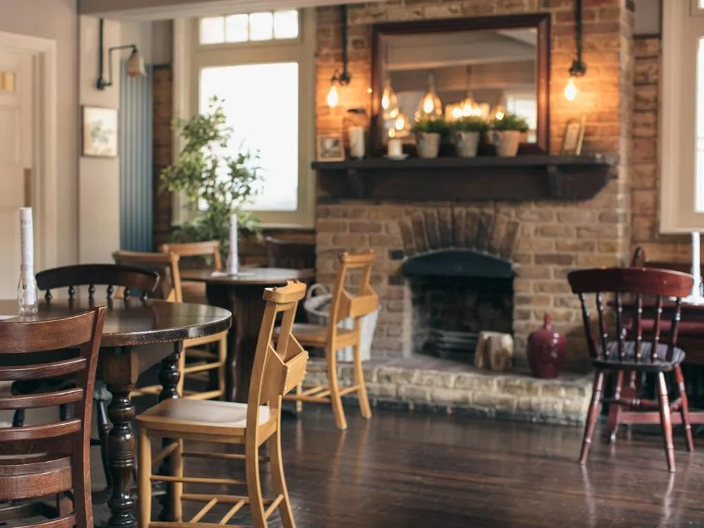 Restaurant/places to eat in The Green W7