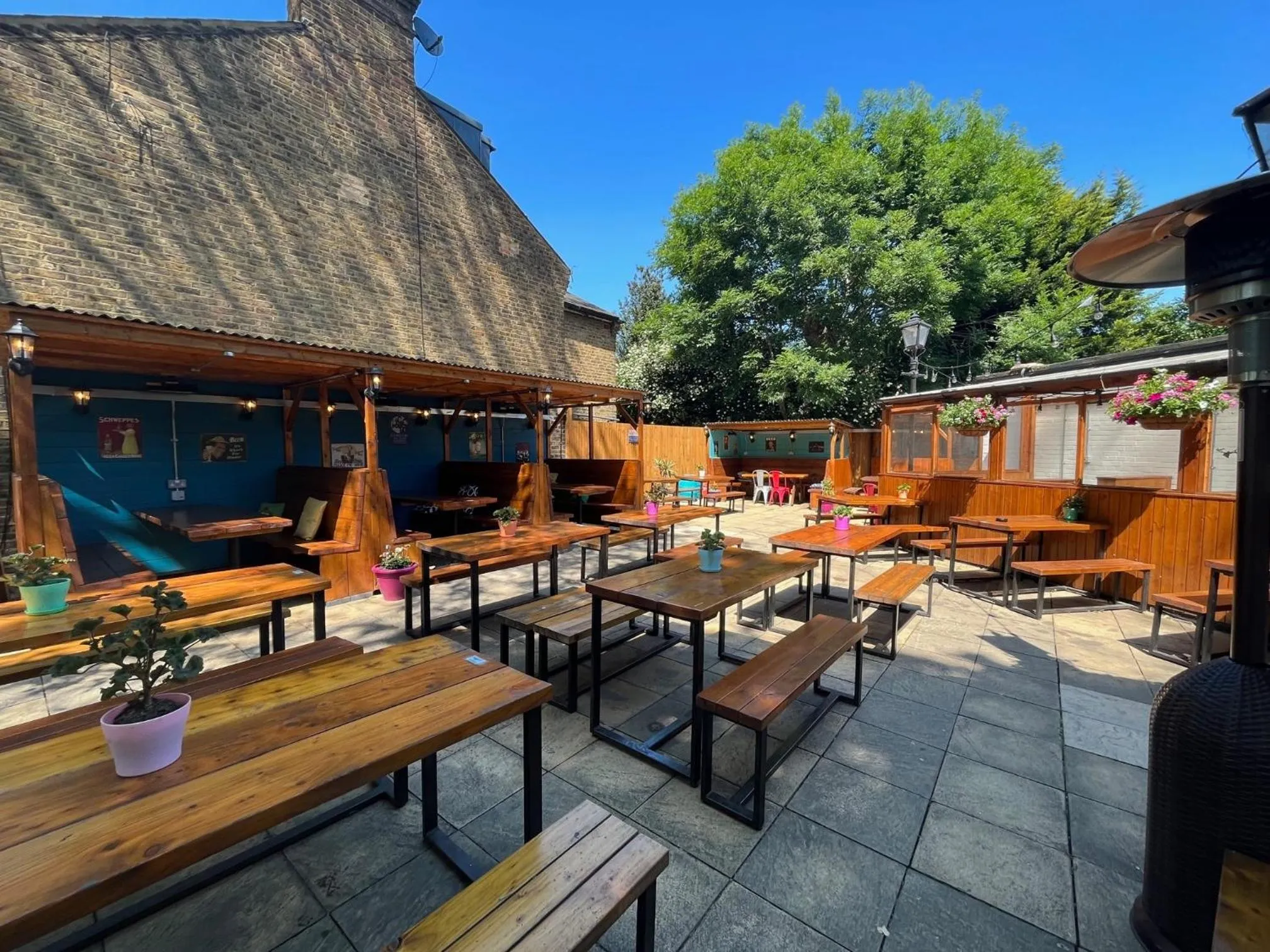 Property building in The Green W7