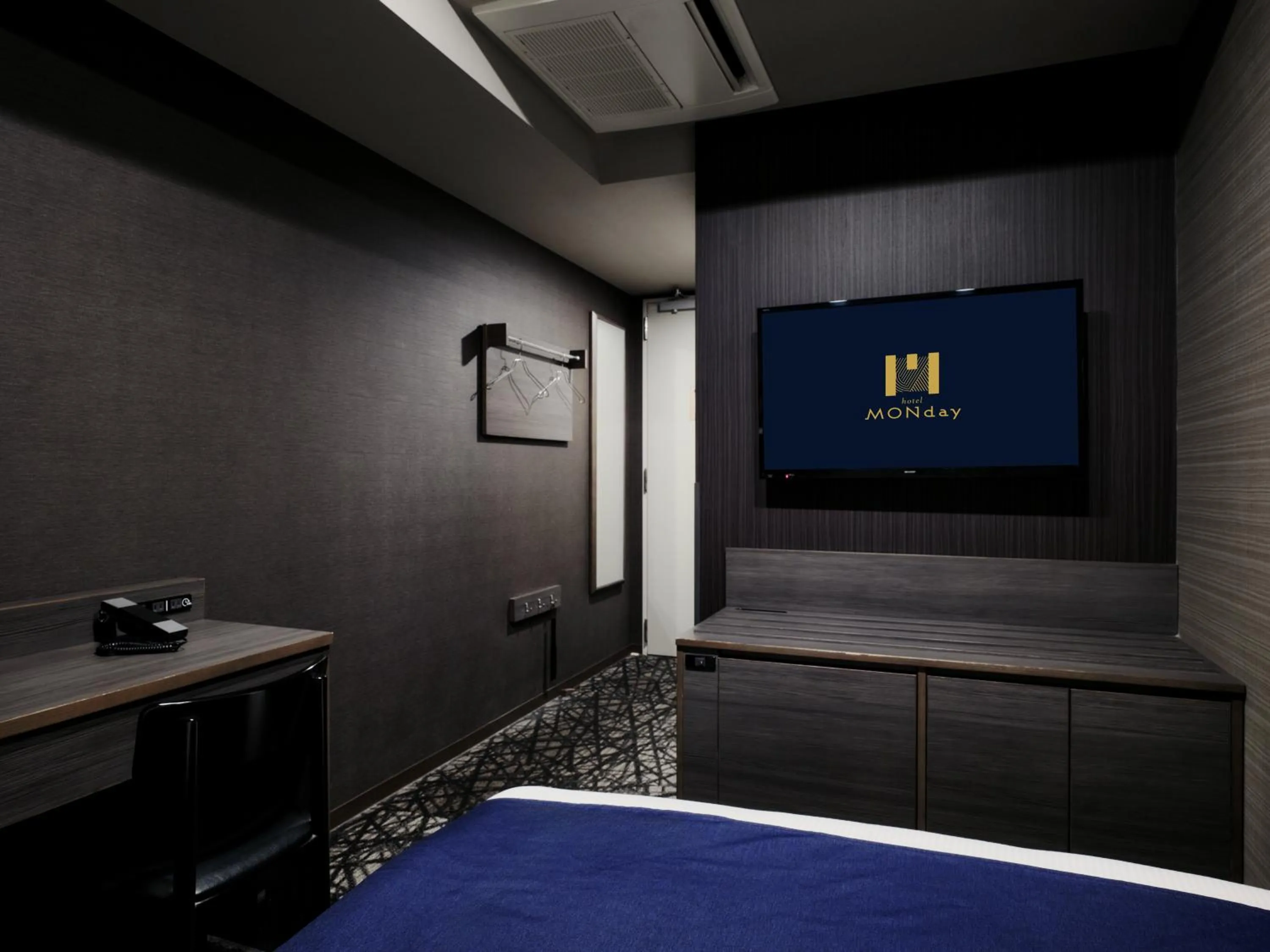 TV and multimedia in hotel MONday Haneda Airport