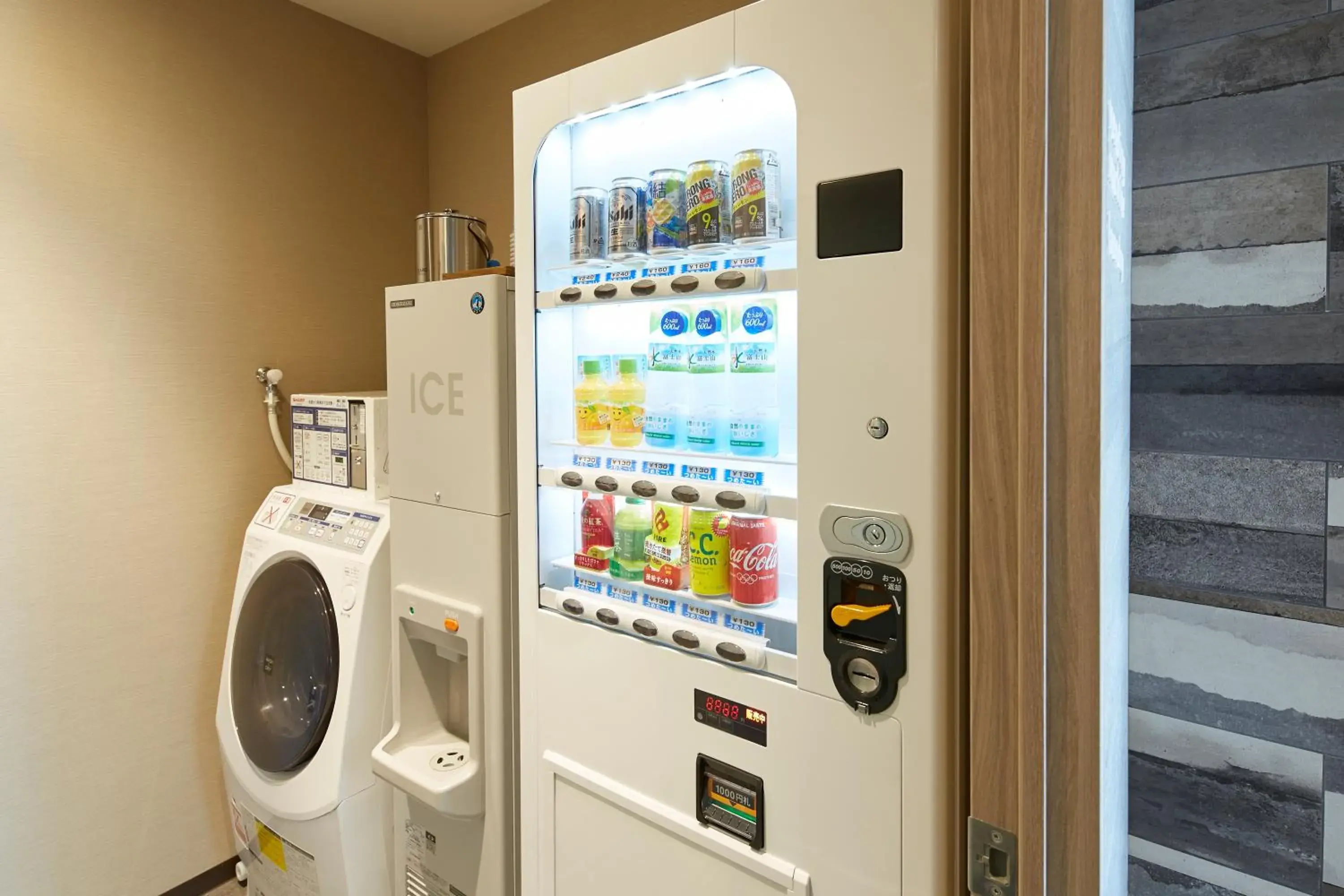 Food in hotel MONday Haneda Airport Food in hotel MONday Haneda Airport