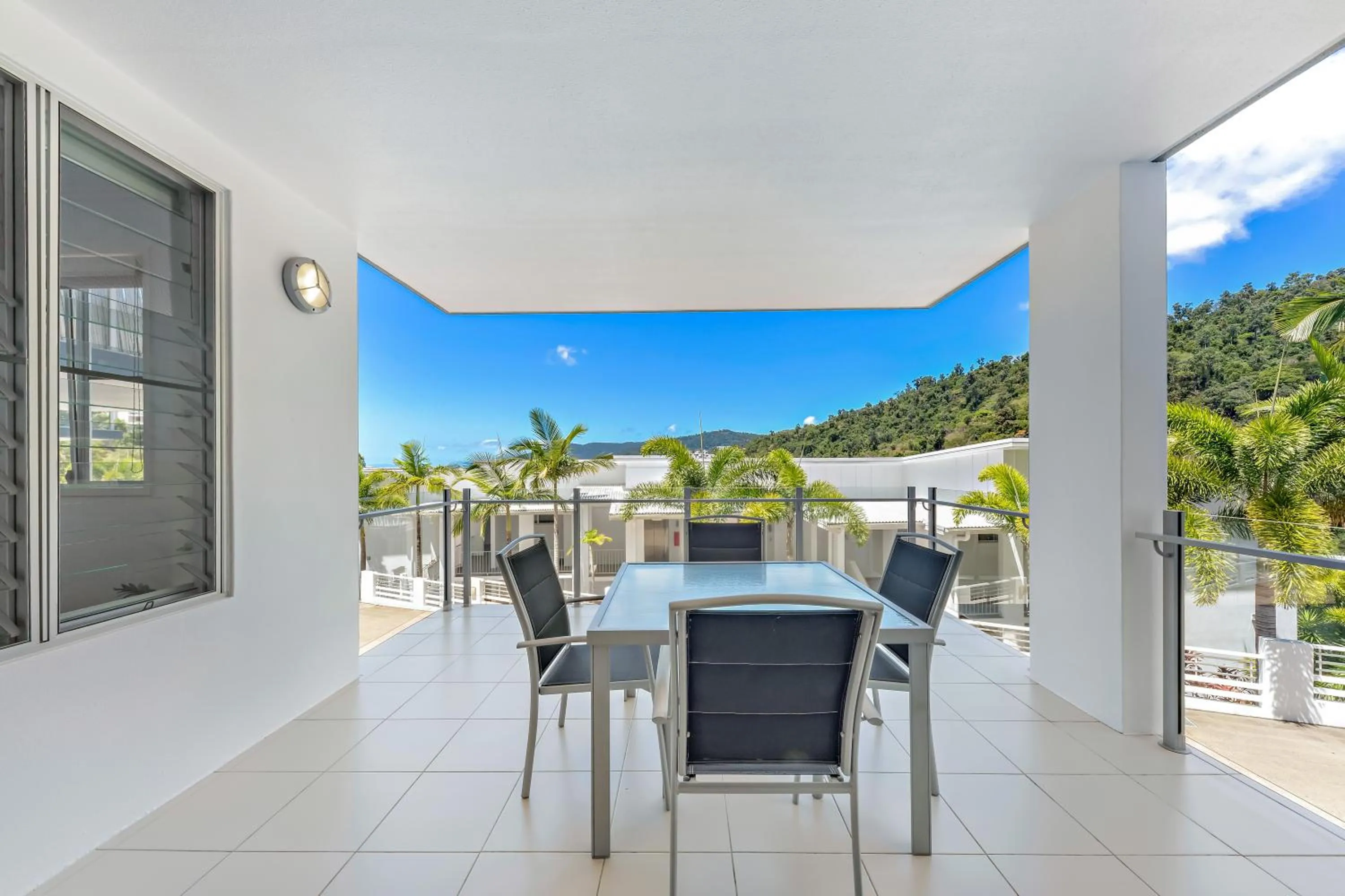 Balcony/Terrace in Airlie Summit Apartments
