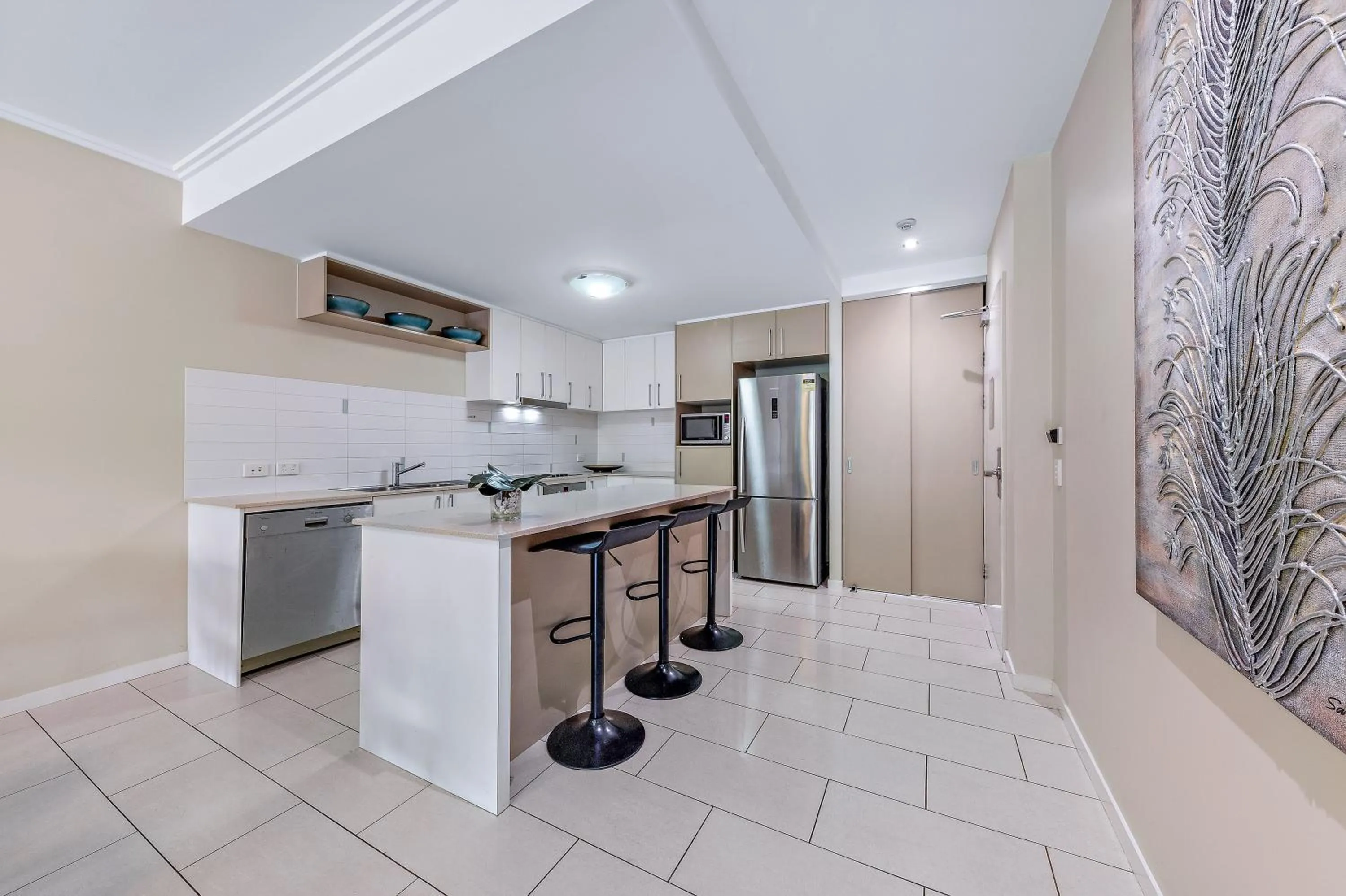 Kitchen or kitchenette in Airlie Summit Apartments