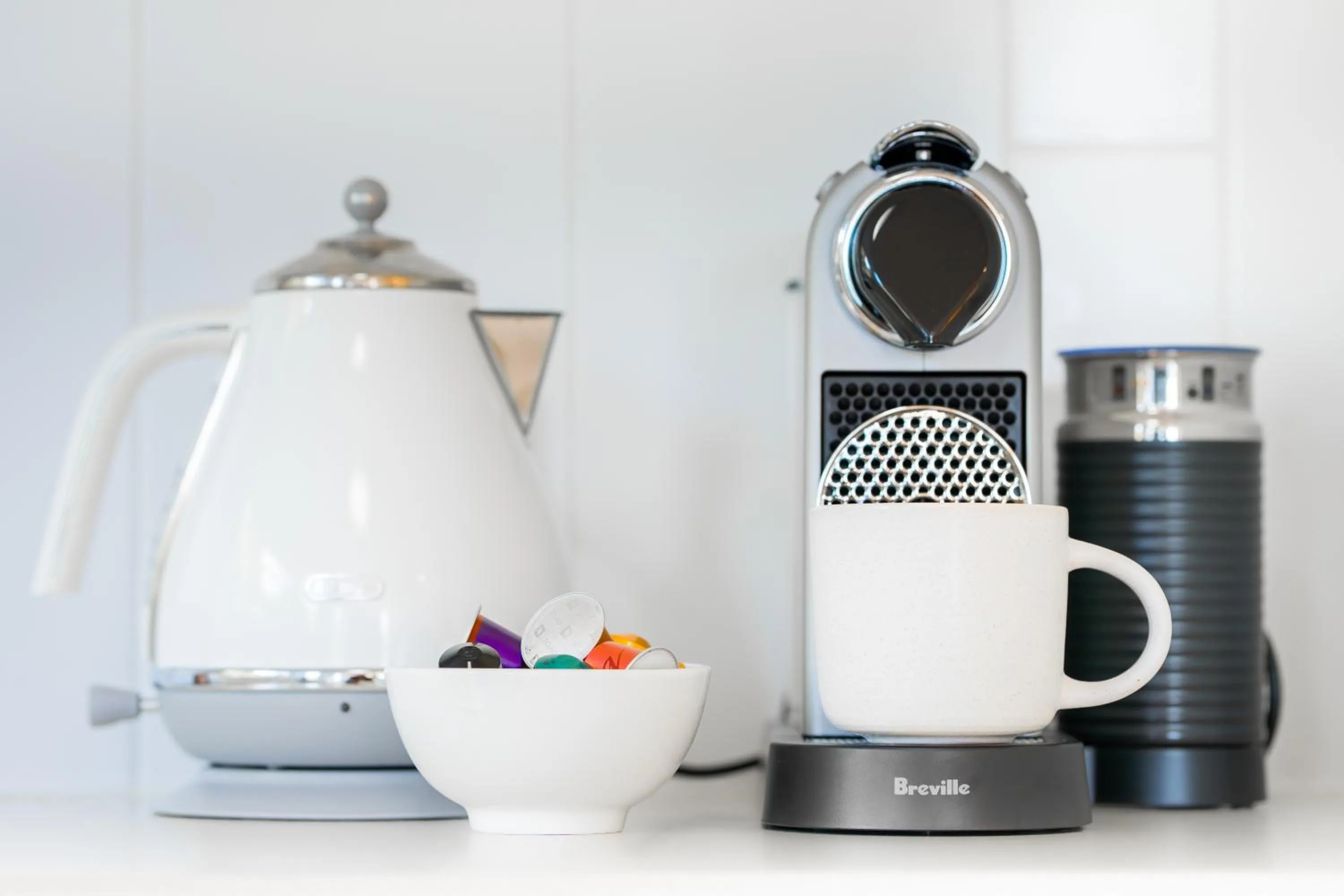 Coffee/tea facilities in Airlie Summit Apartments