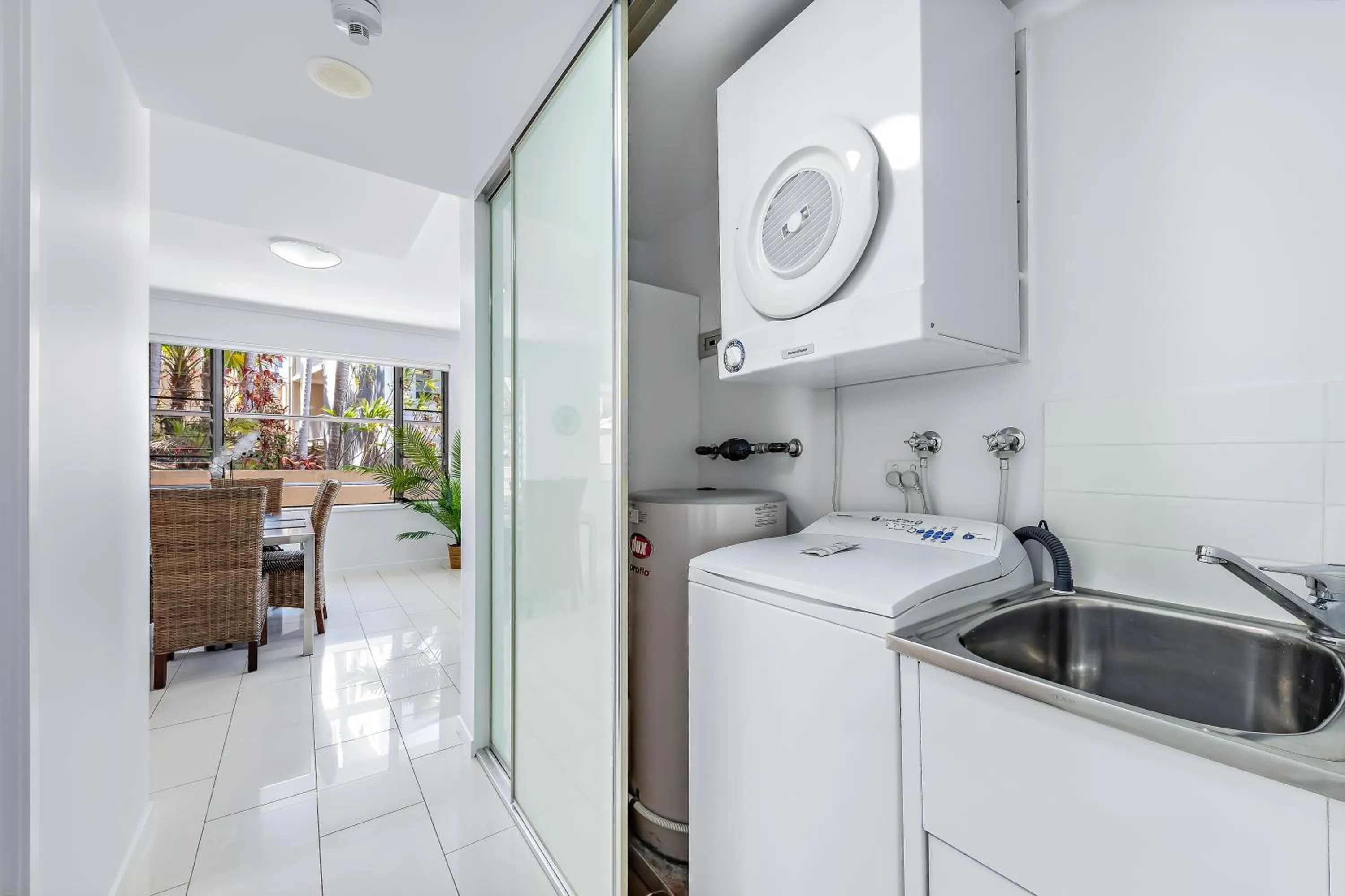 laundry in Airlie Summit Apartments