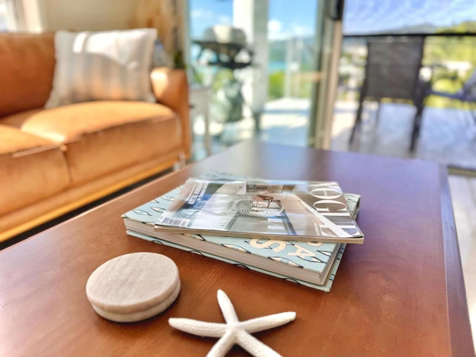 Living room in Airlie Summit Apartments