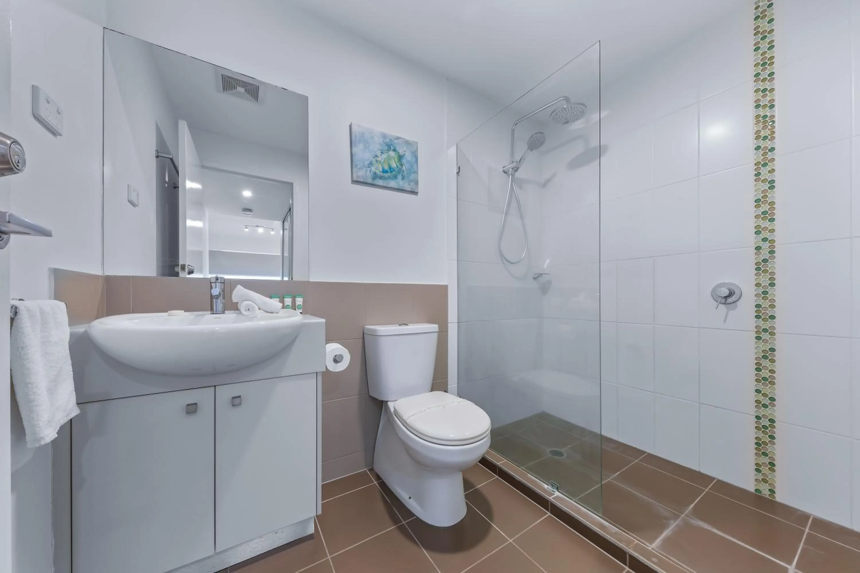 Bathroom in Airlie Summit Apartments