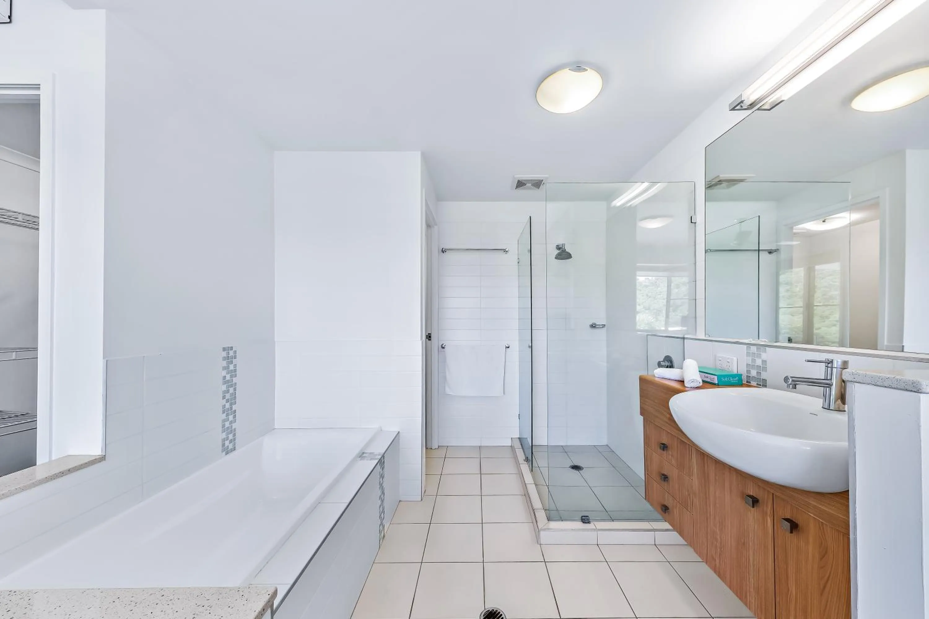 Shower in Airlie Summit Apartments