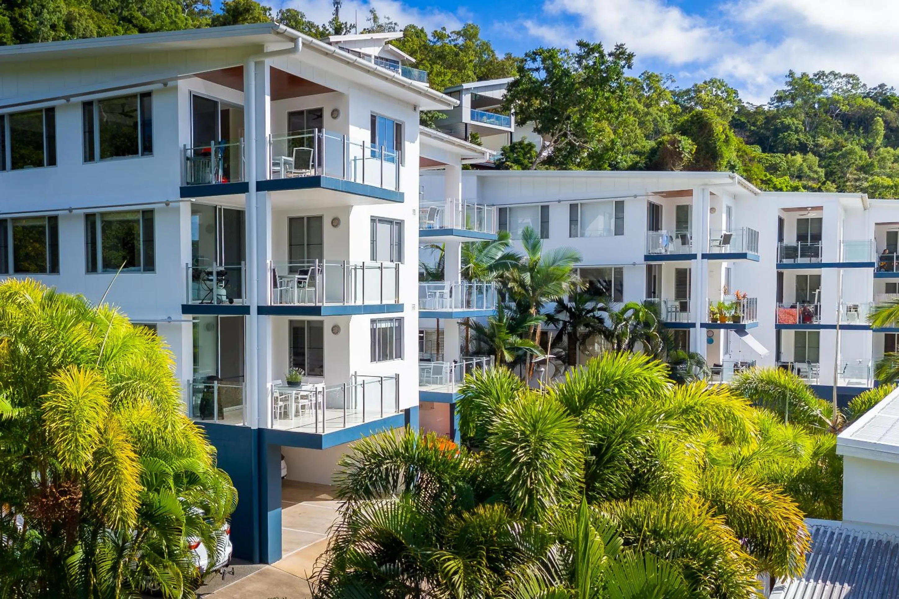 Property building in Airlie Summit Apartments