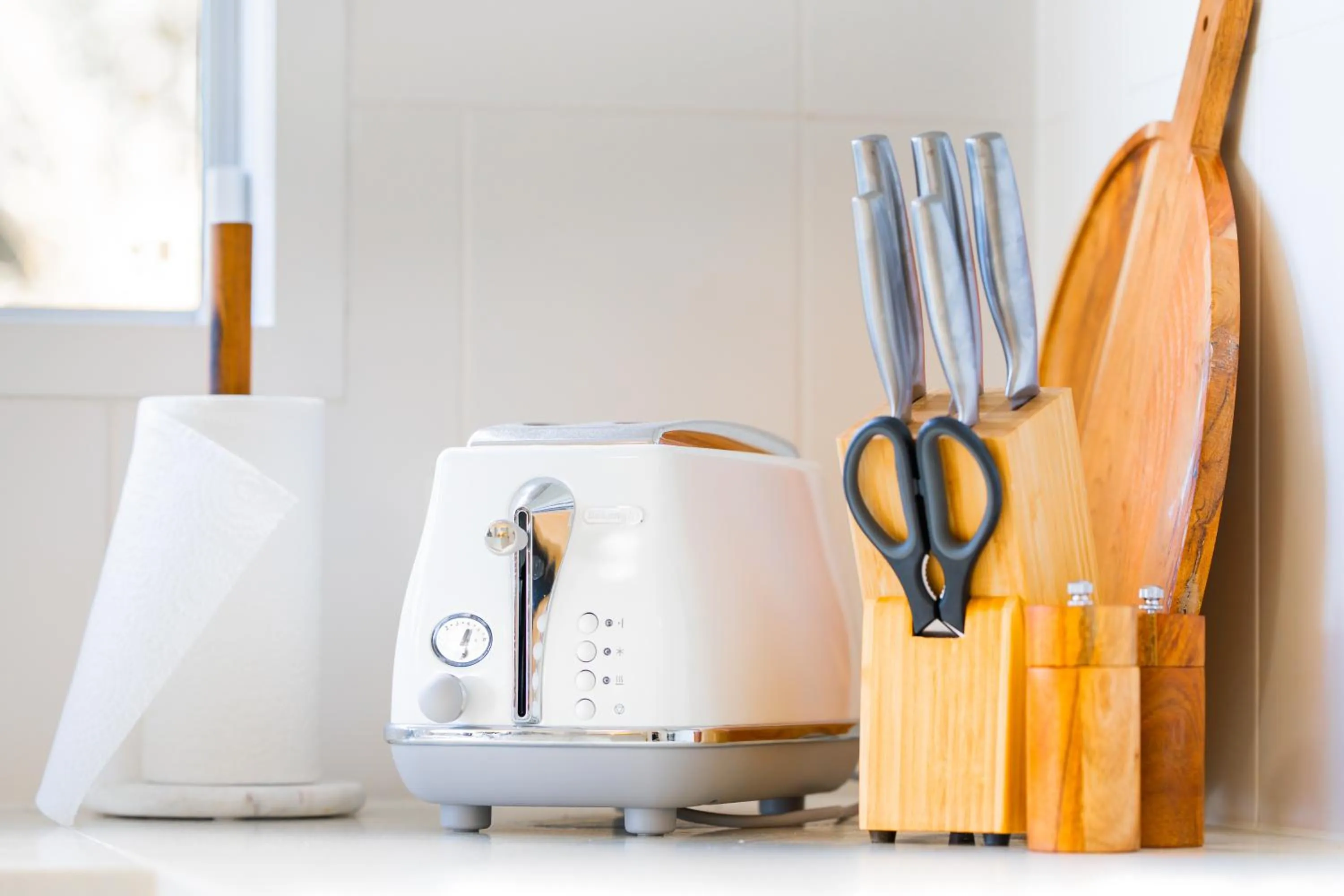 kitchen in Airlie Summit Apartments