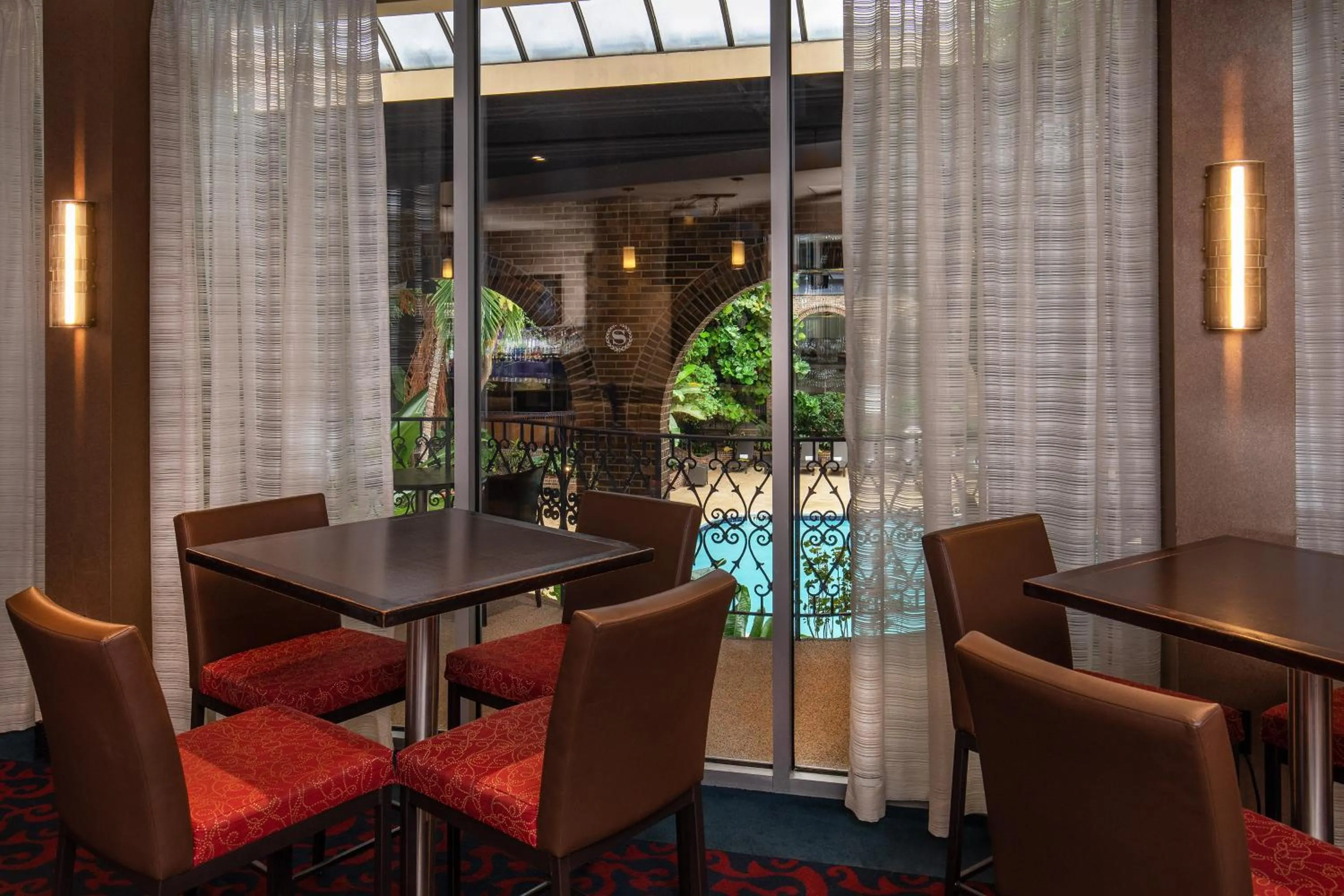 Restaurant/places to eat in Courtland Grand Hotel, Trademark Collection by Wyndham