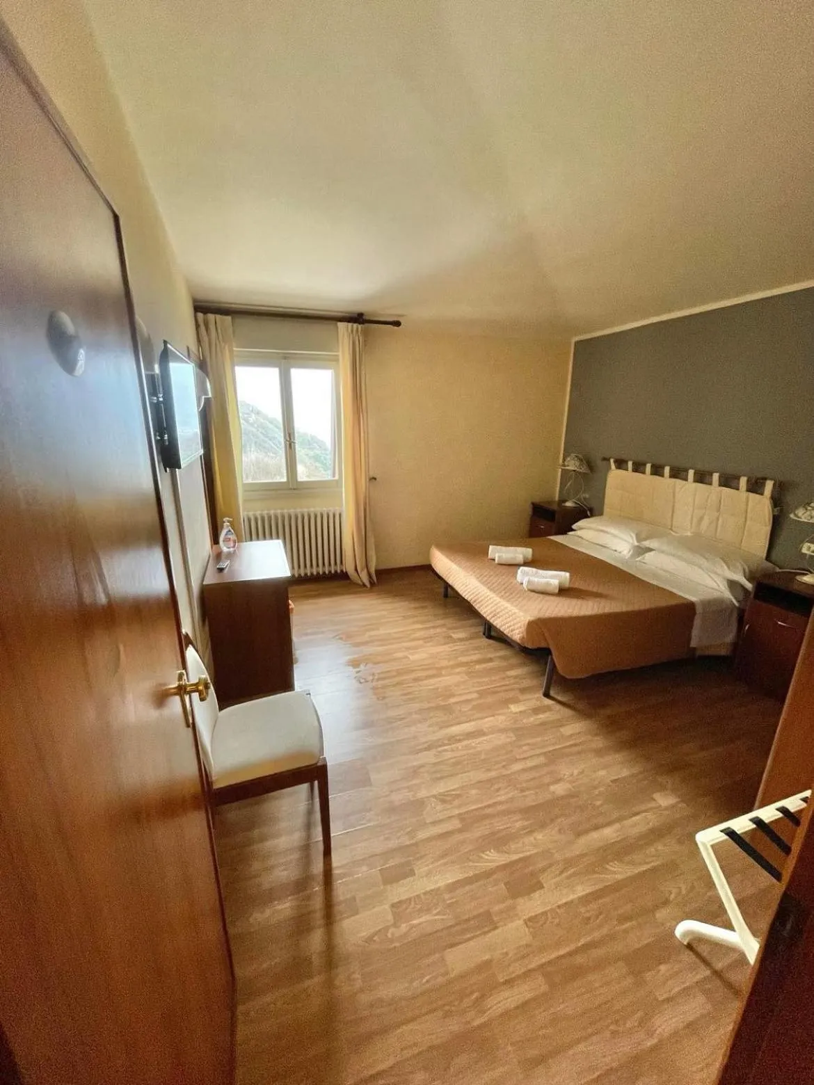 Bed in Hotel Ristorante La Sorgente