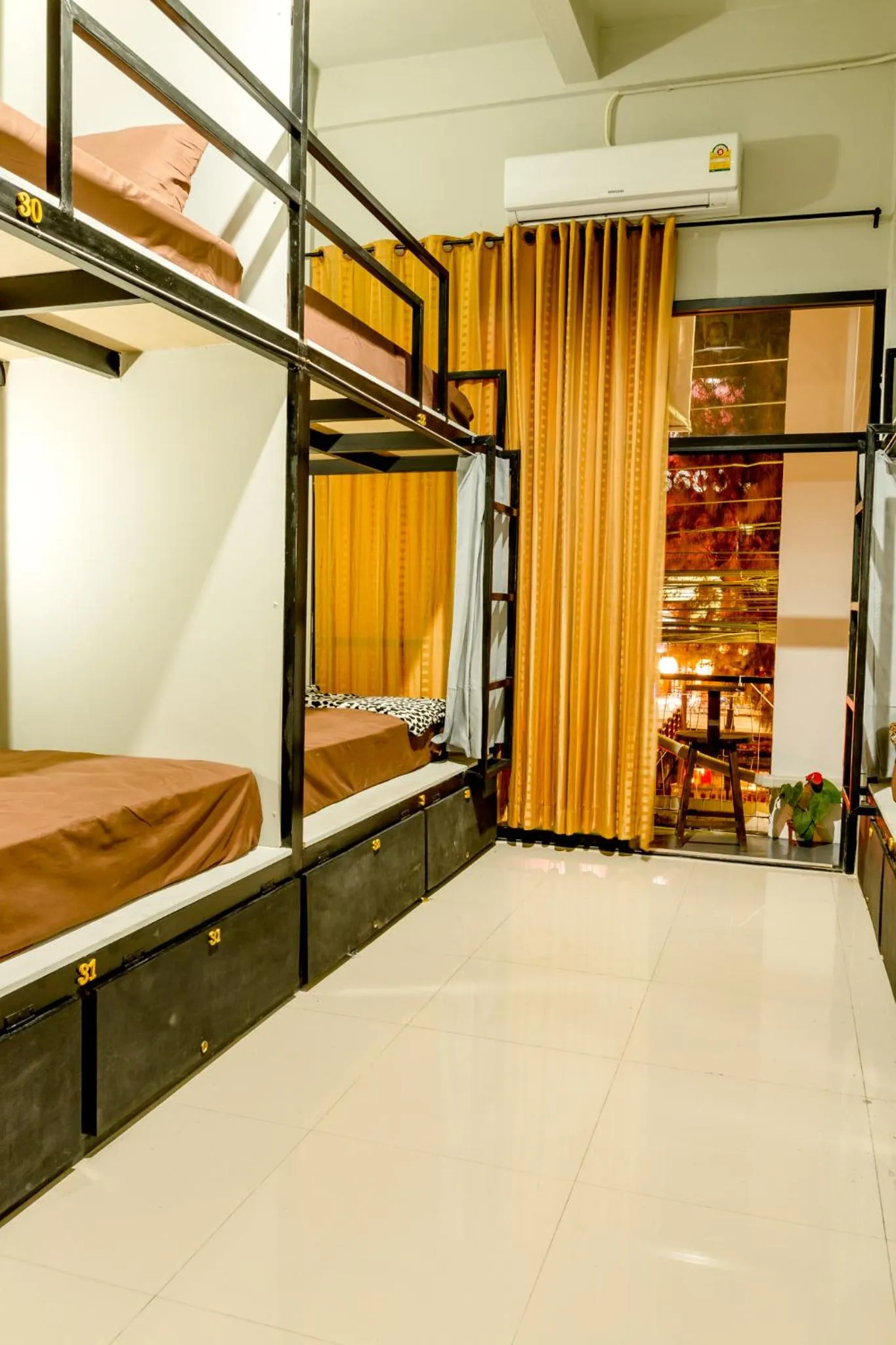 Iris Hostel