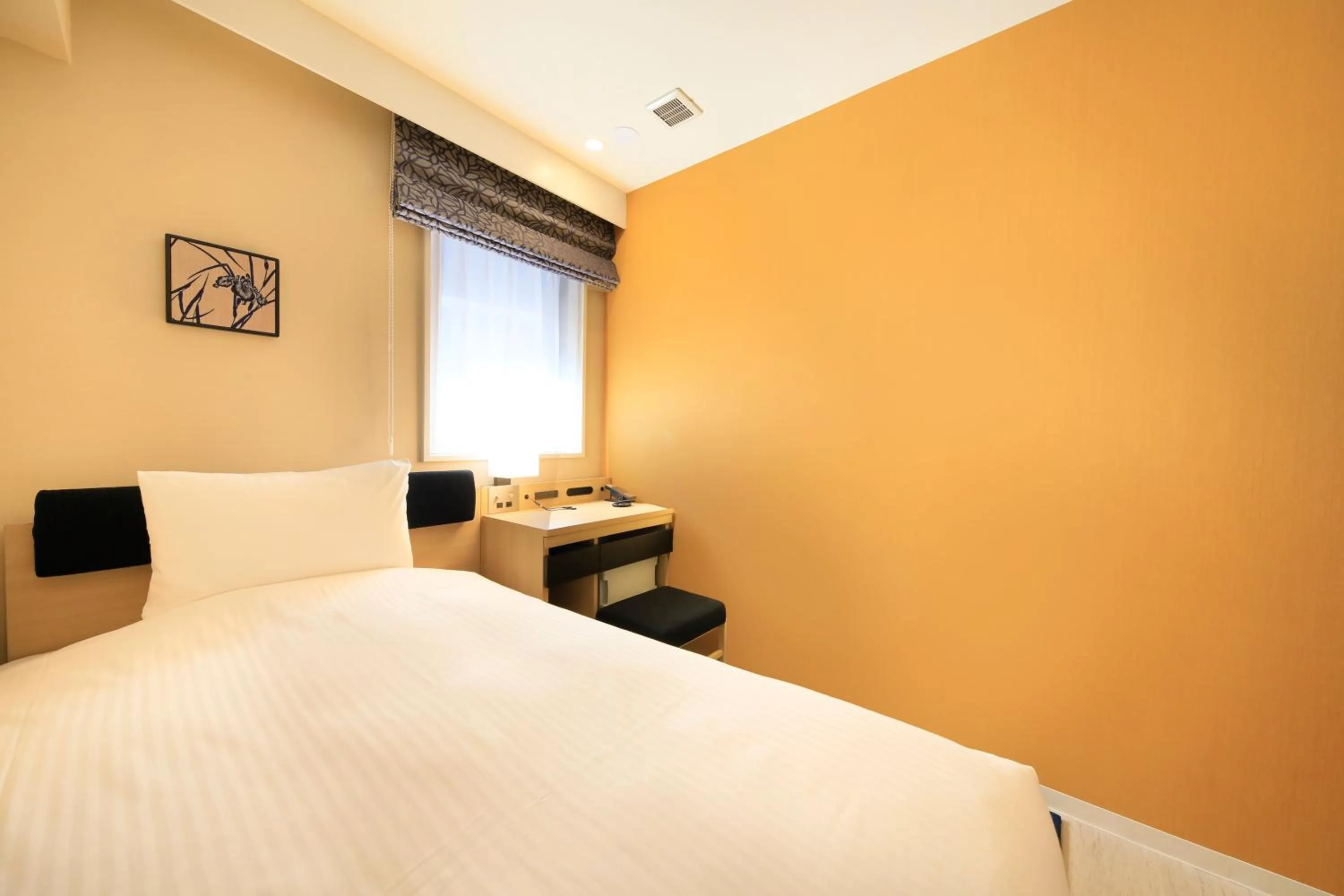 Bedroom, Bed in Hotel Nihonbashi Saibo