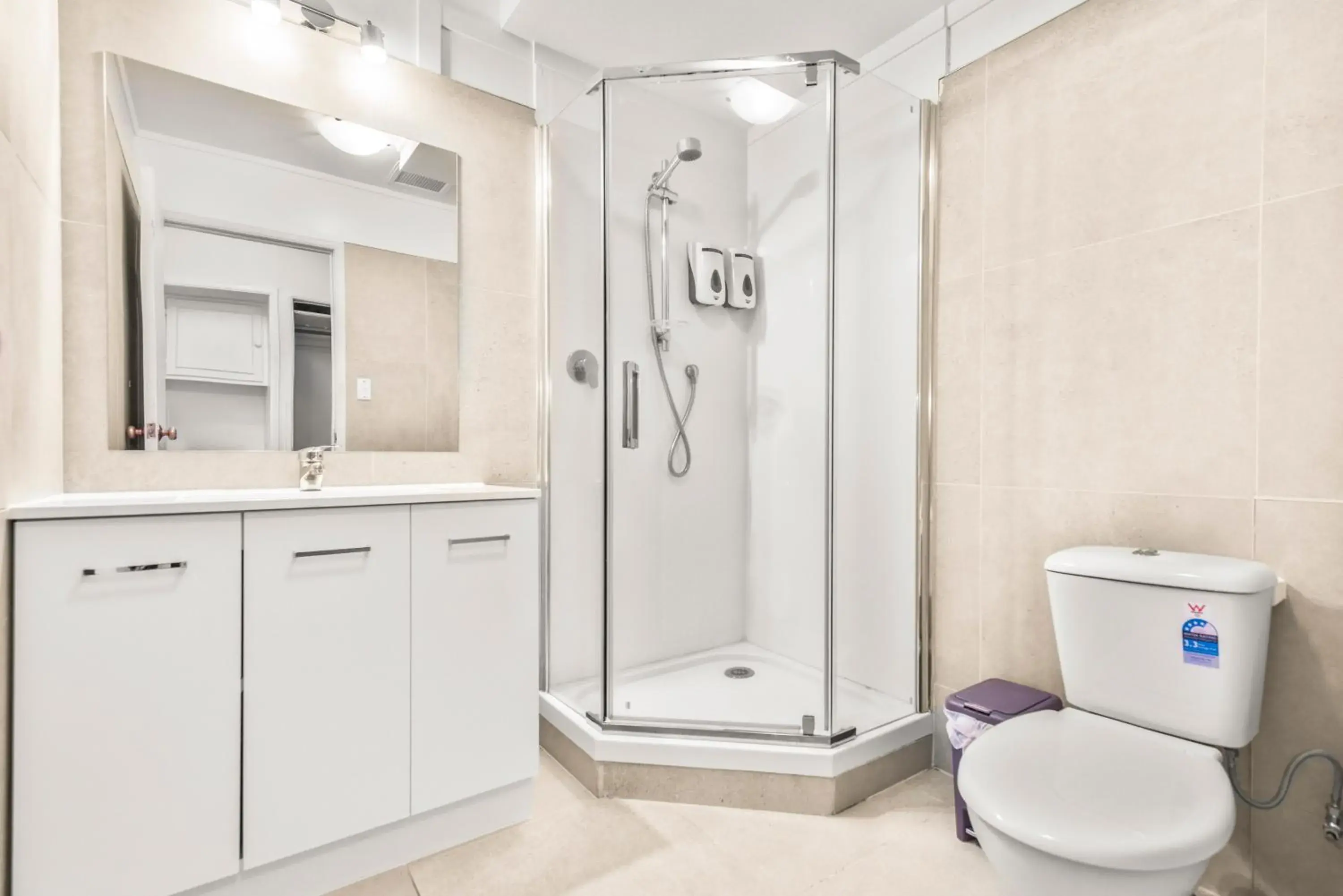 Twin Room in Albion Hotel Twin Room in Albion Hotel