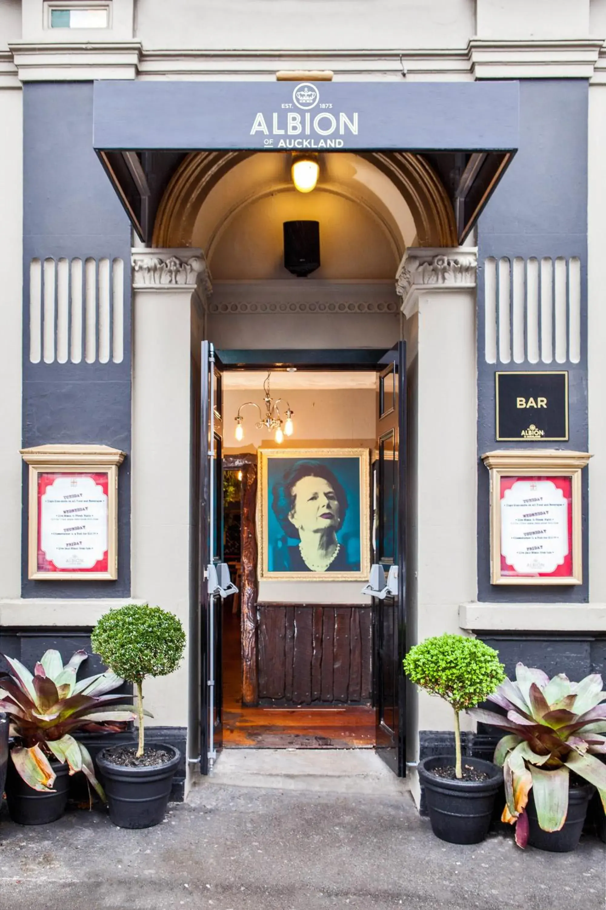 Facade/entrance in Albion Hotel