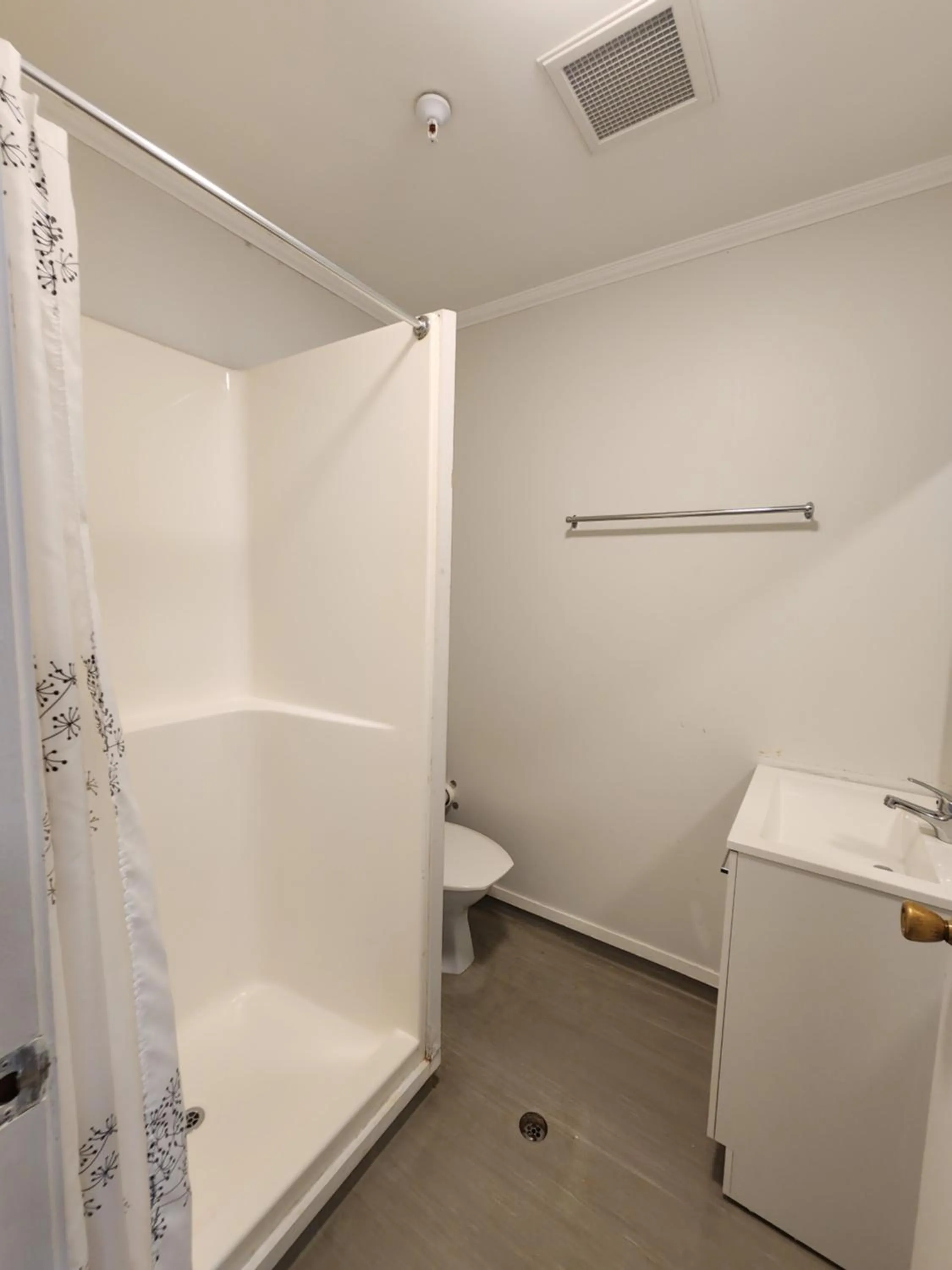 Bathroom in Albion Hotel