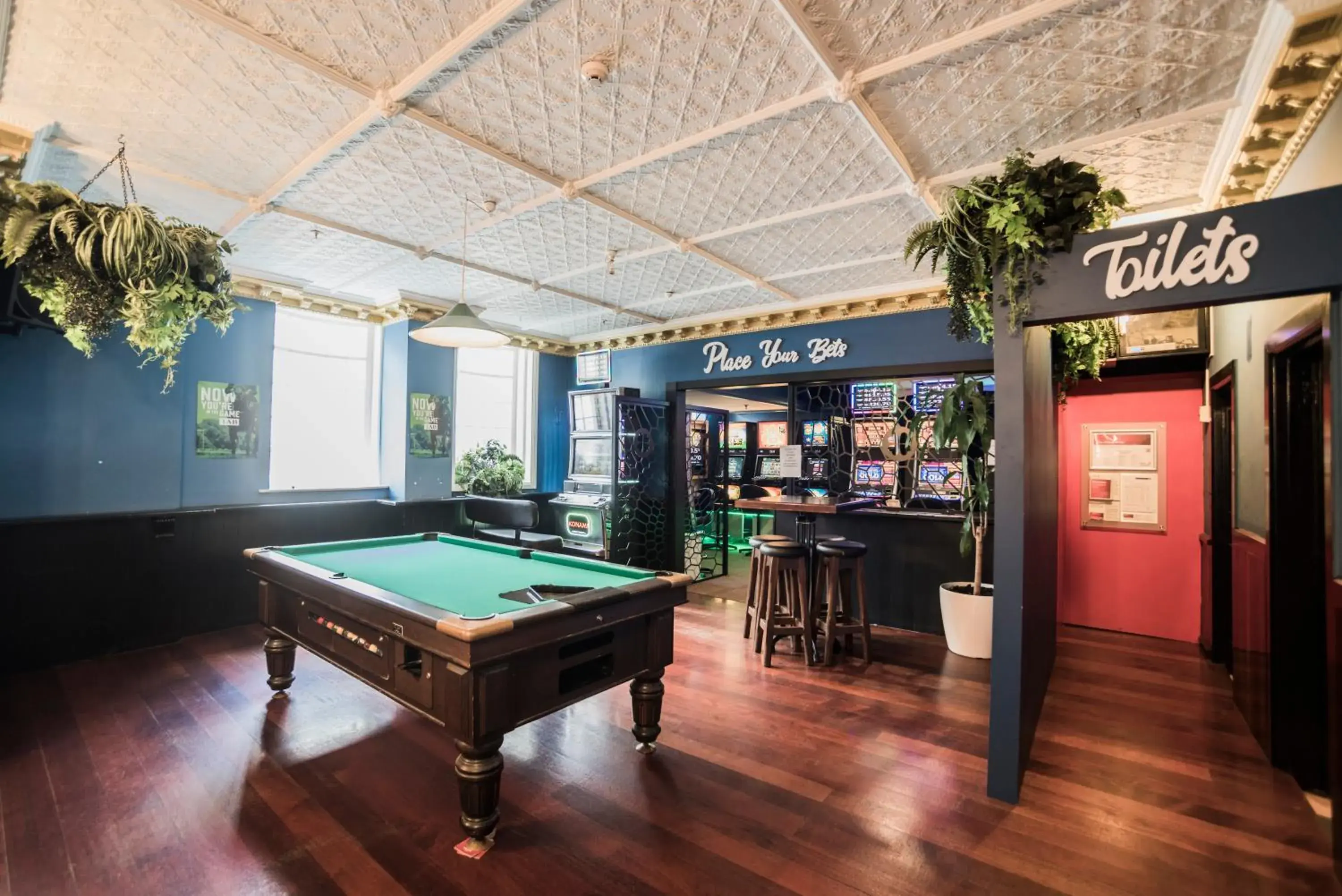 Billiard, Billiards in Albion Hotel