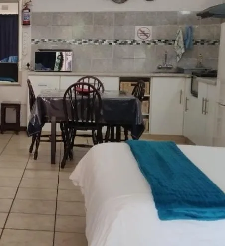 Bed in La Rochelle Inn