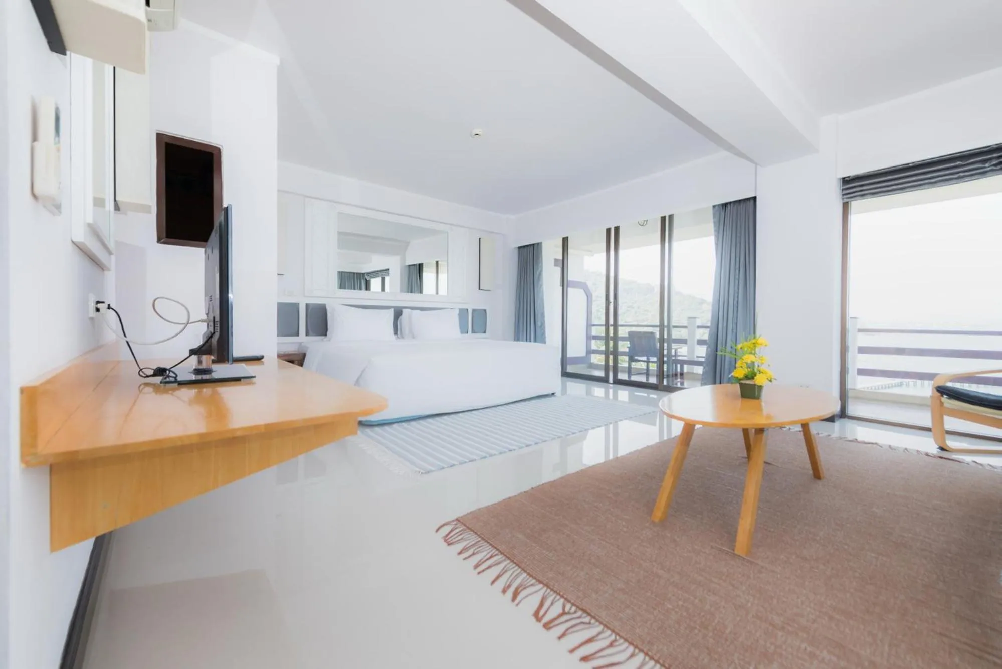 Rayong Resort Hotel โรงแรมระยองรีสอร์ท