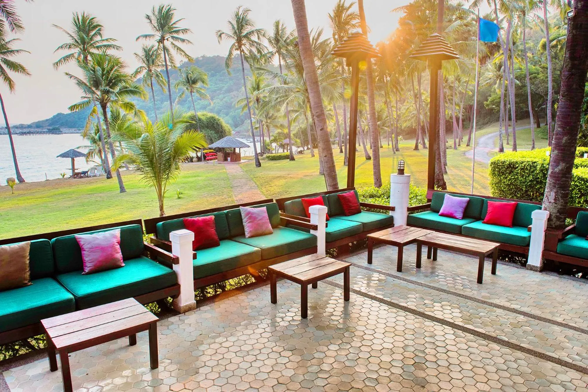 Rayong Resort Hotel โรงแรมระยองรีสอร์ท