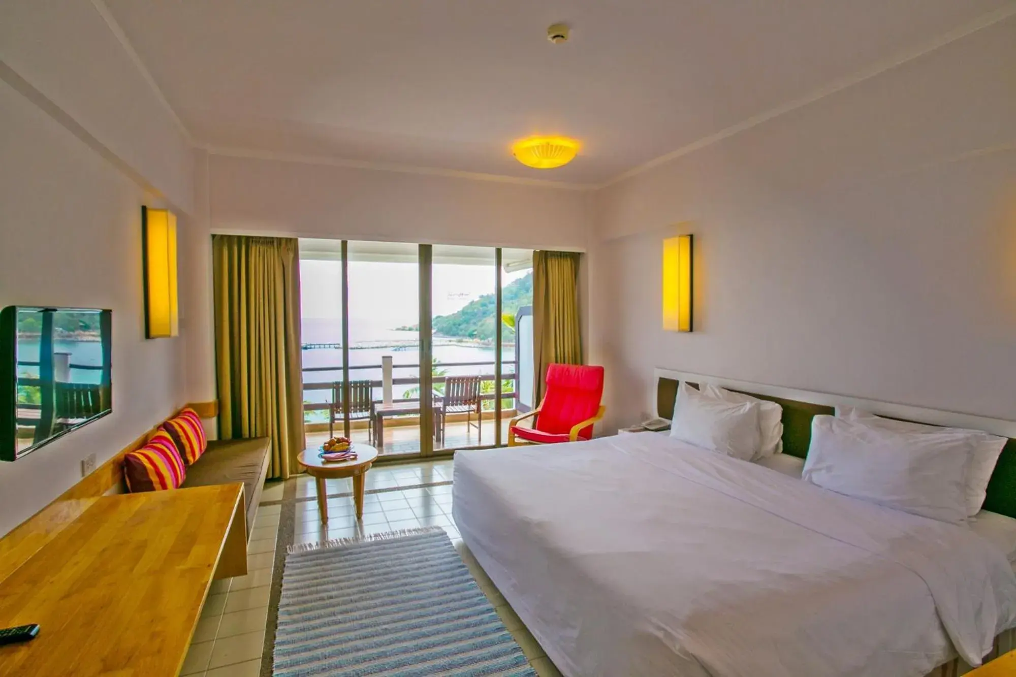 Bedroom, Bed in Rayong Resort Hotel โรงแรมระยองรีสอร์ท Bedroom, Bed in Rayong Resort Hotel โรงแรมระยองรีสอร์ท
