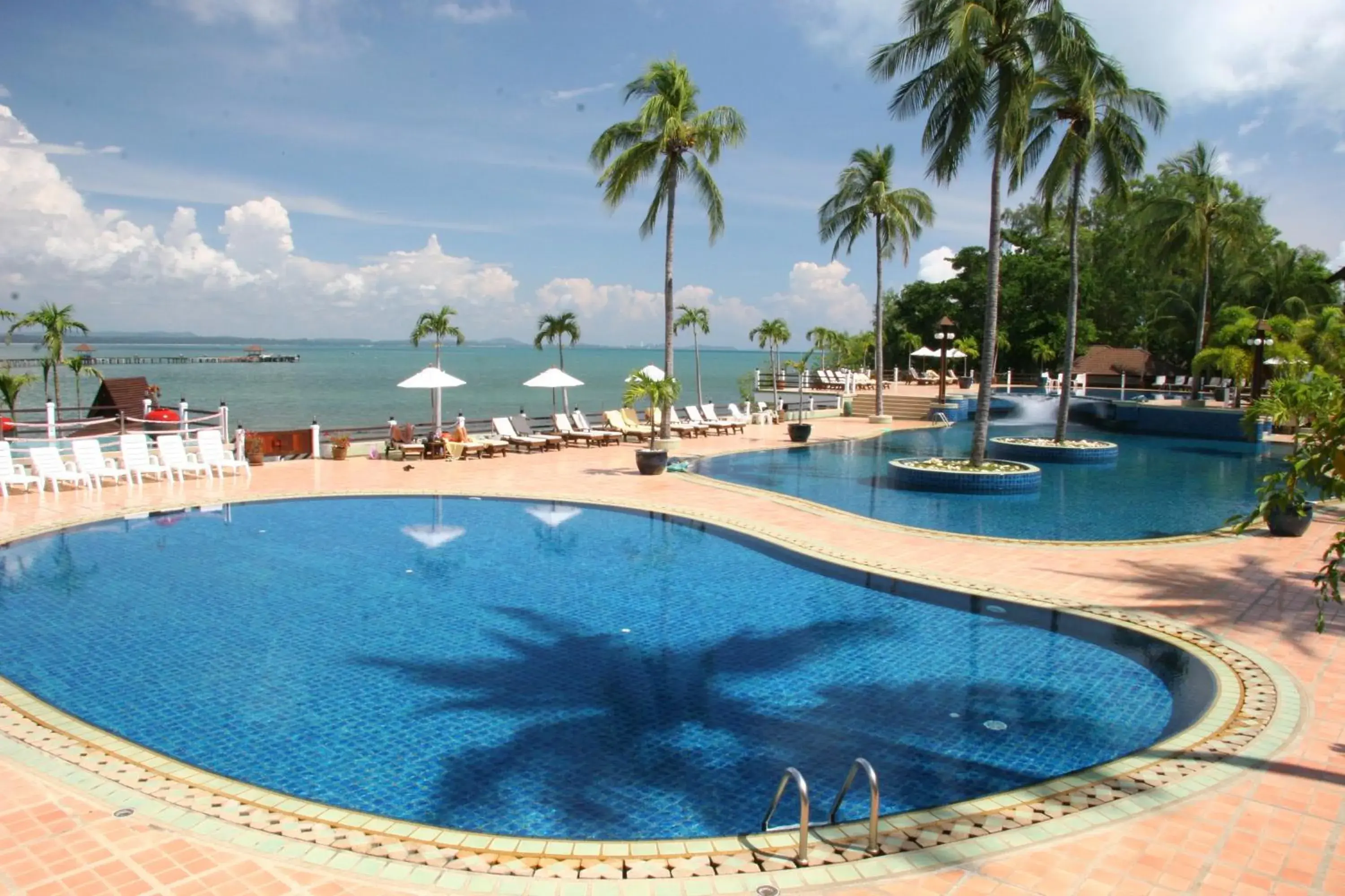 Swimming pool in Rayong Resort Hotel โรงแรมระยองรีสอร์ท Swimming pool in Rayong Resort Hotel โรงแรมระยองรีสอร์ท