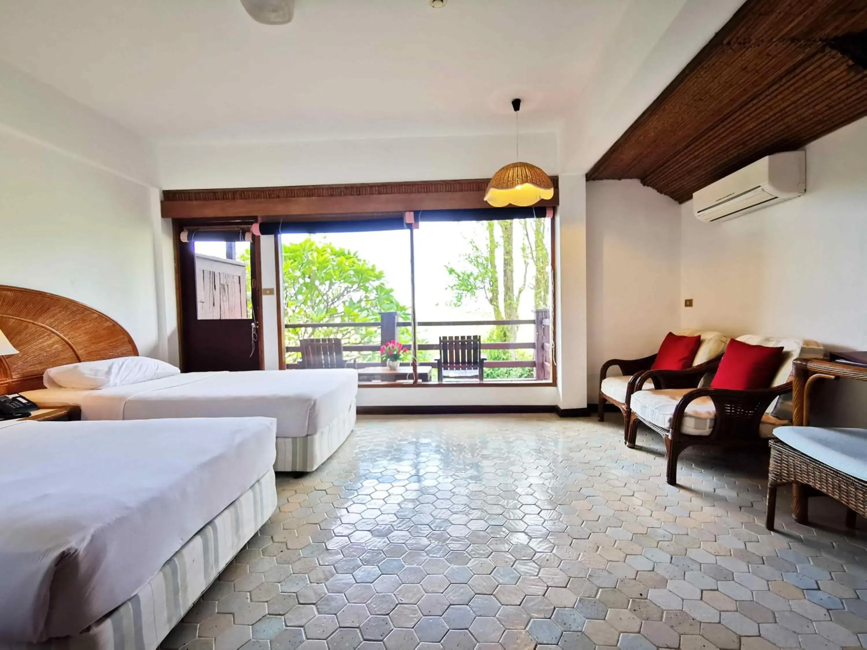 Bedroom, Bed in Rayong Resort Hotel โรงแรมระยองรีสอร์ท Bedroom, Bed in Rayong Resort Hotel โรงแรมระยองรีสอร์ท