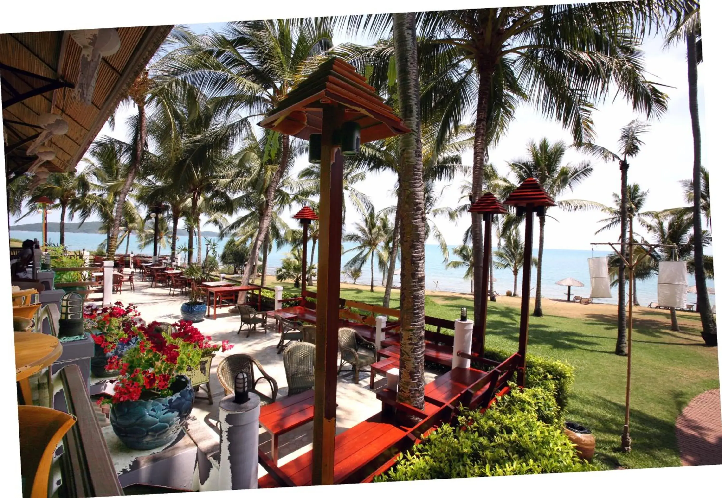 Restaurant/places to eat in Rayong Resort Hotel โรงแรมระยองรีสอร์ท Restaurant/places to eat in Rayong Resort Hotel โรงแรมระยองรีสอร์ท