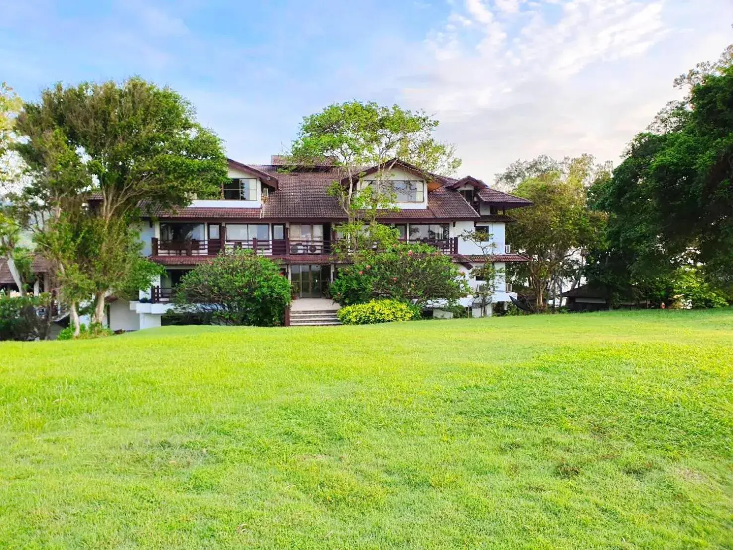 Rayong Resort Hotel โรงแรมระยองรีสอร์ท Rayong Resort Hotel โรงแรมระยองรีสอร์ท