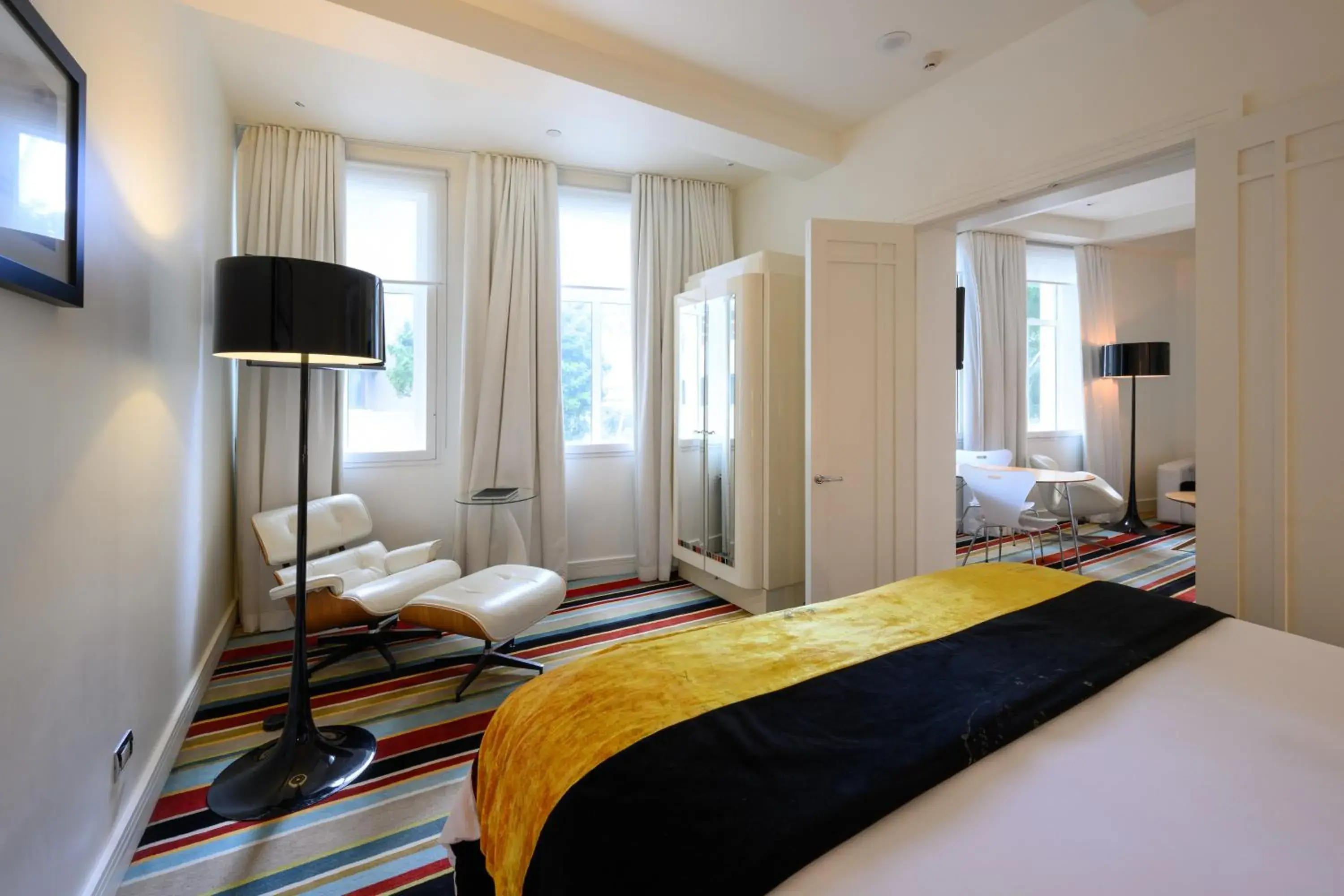 Deluxe Suite in Hotel DeBrett Deluxe Suite in Hotel DeBrett