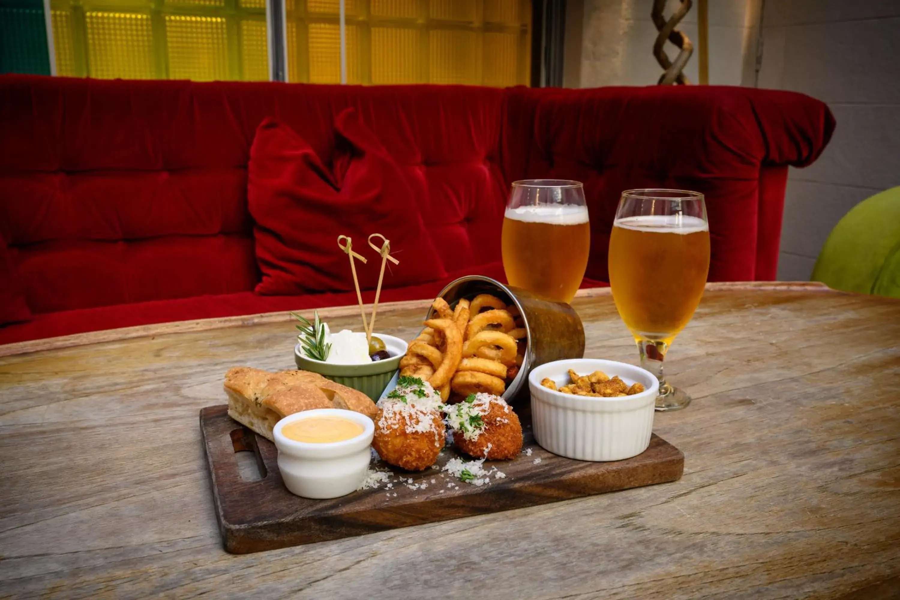 Restaurant/places to eat in Hotel DeBrett Restaurant/places to eat in Hotel DeBrett