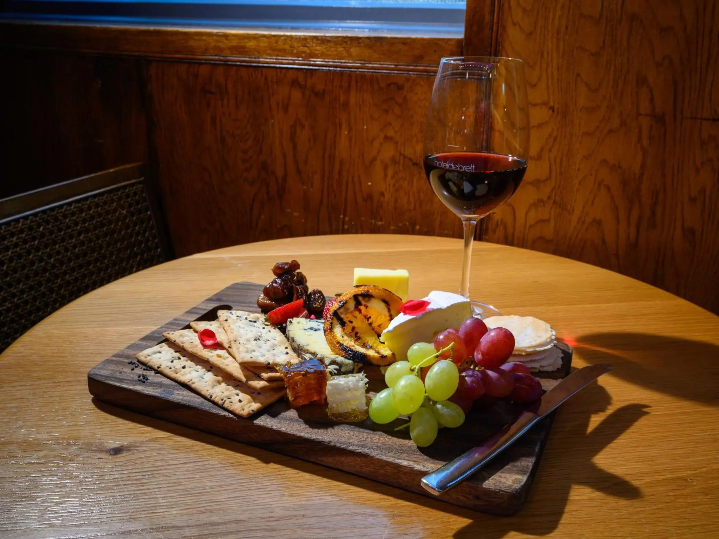 Lounge or bar in Hotel DeBrett Lounge or bar in Hotel DeBrett