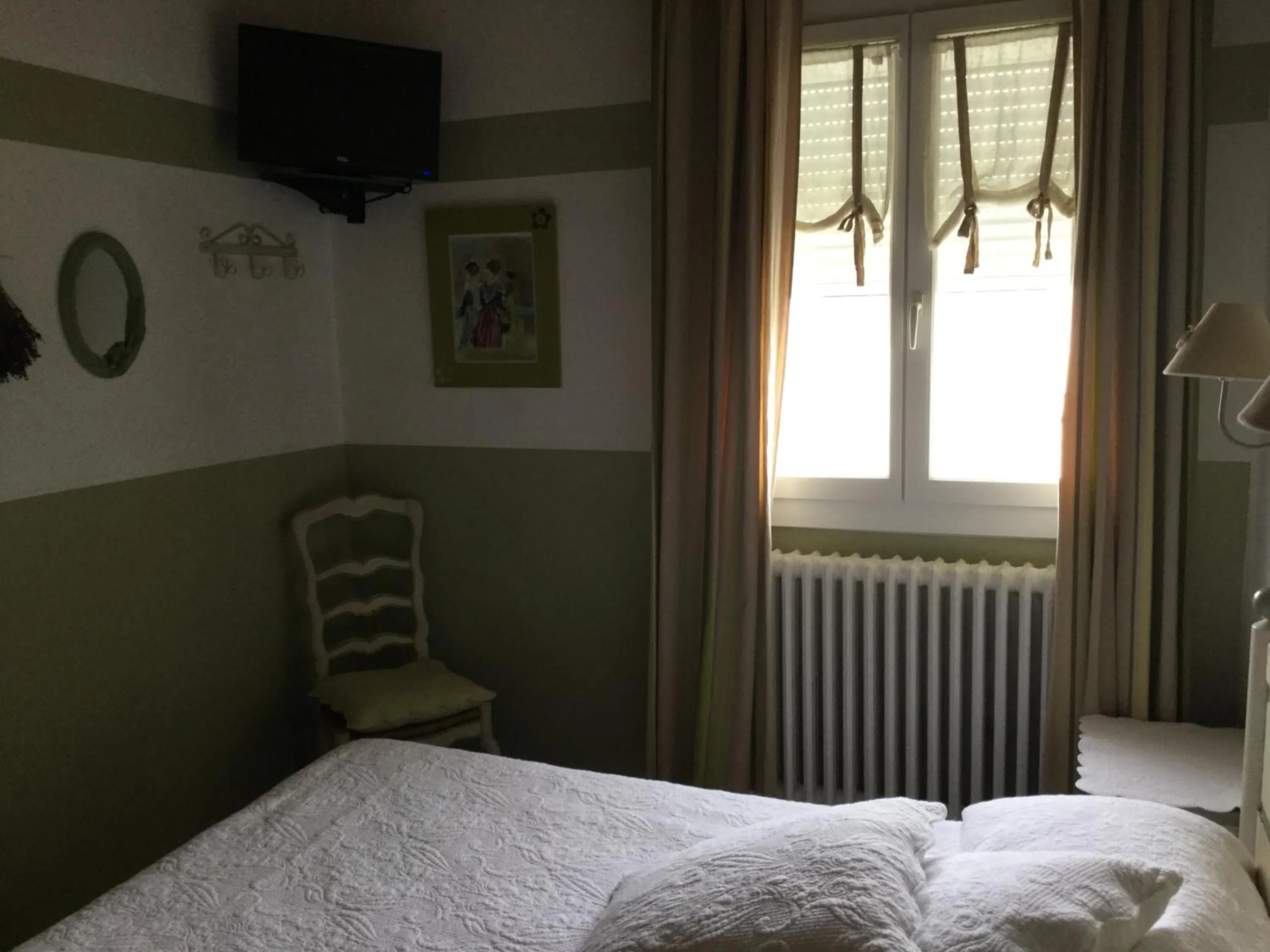 Bed in Hotel Le Méditérranée