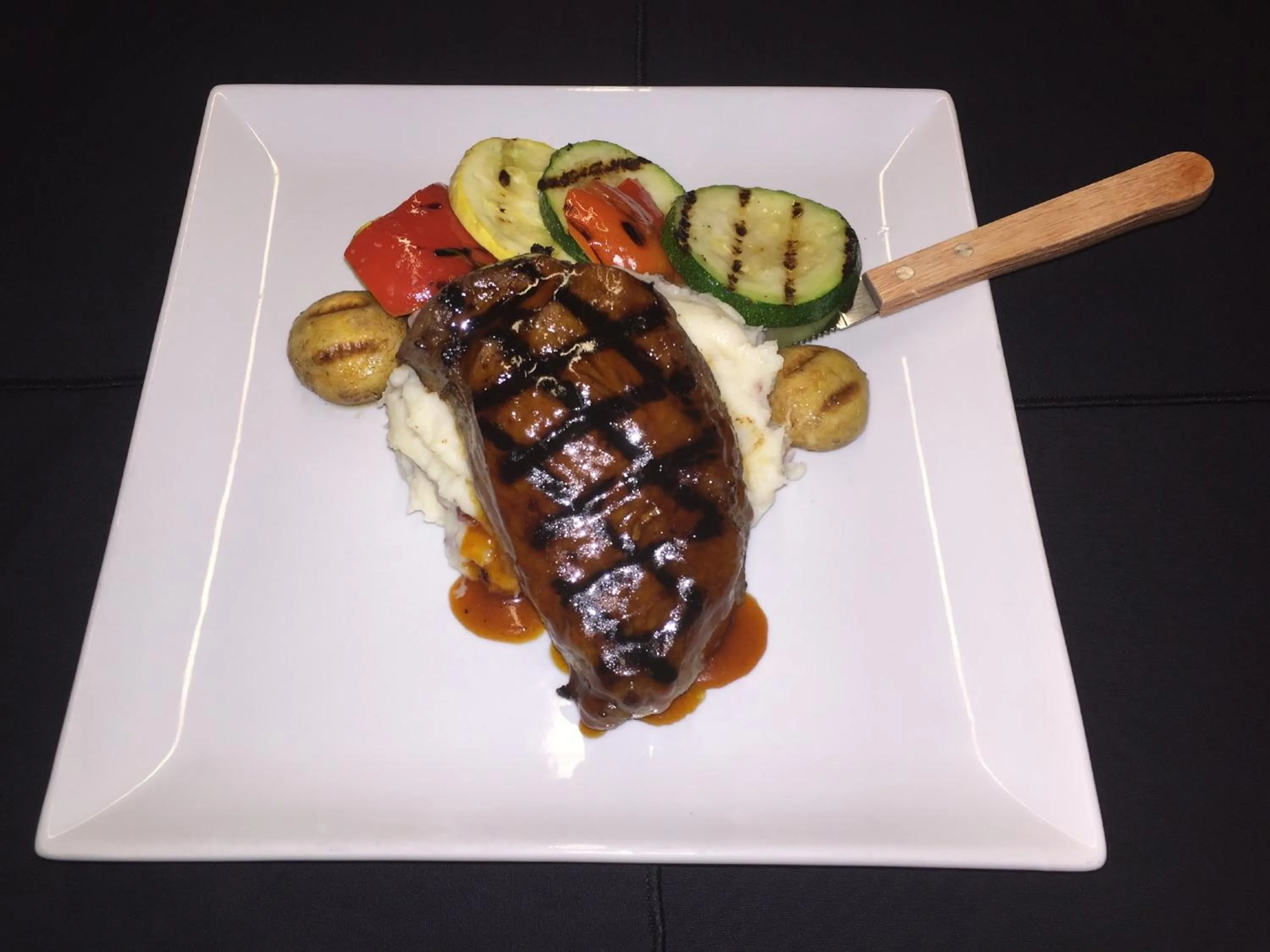 Restaurant/places to eat in Holiday Inn - Mississauga Toronto West by IHG