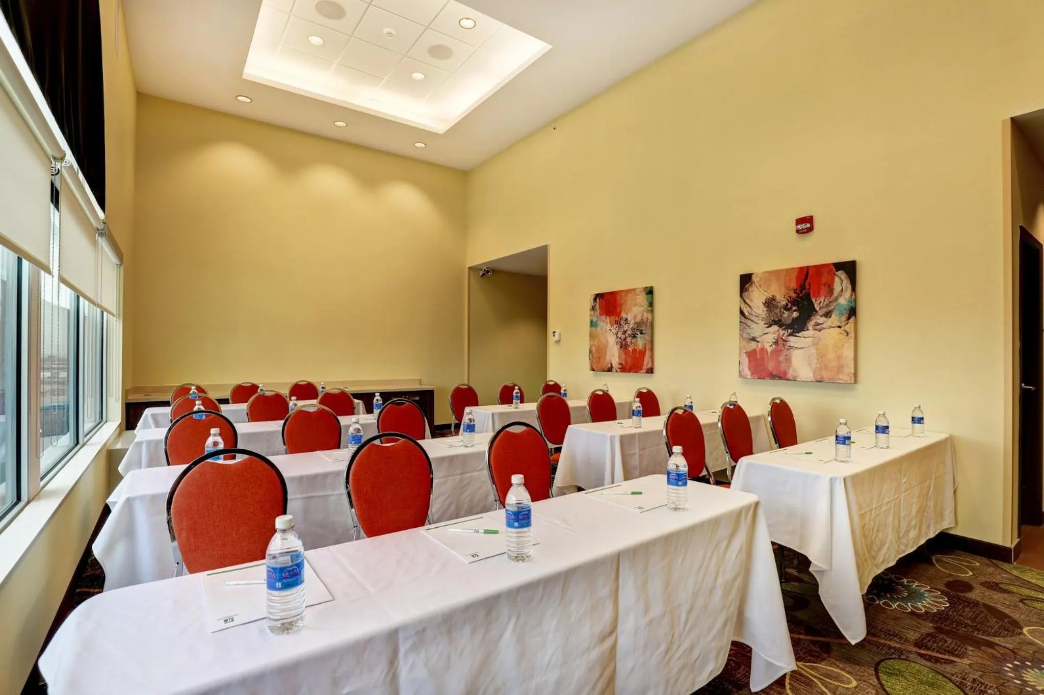 Meeting/conference room in Holiday Inn - Mississauga Toronto West by IHG