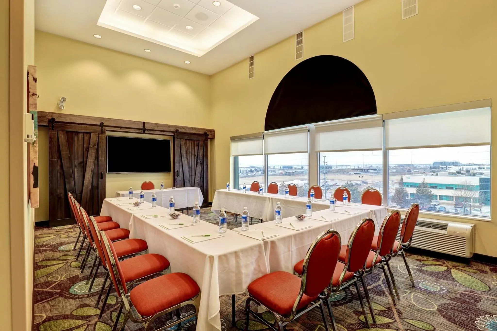 Meeting/conference room in Holiday Inn - Mississauga Toronto West by IHG