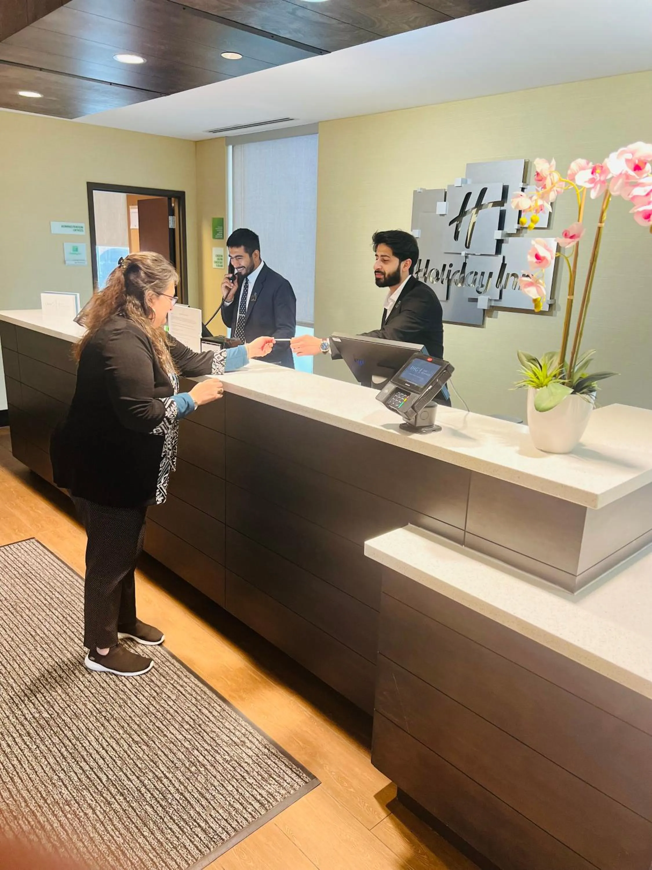 Lobby or reception in Holiday Inn - Mississauga Toronto West by IHG
